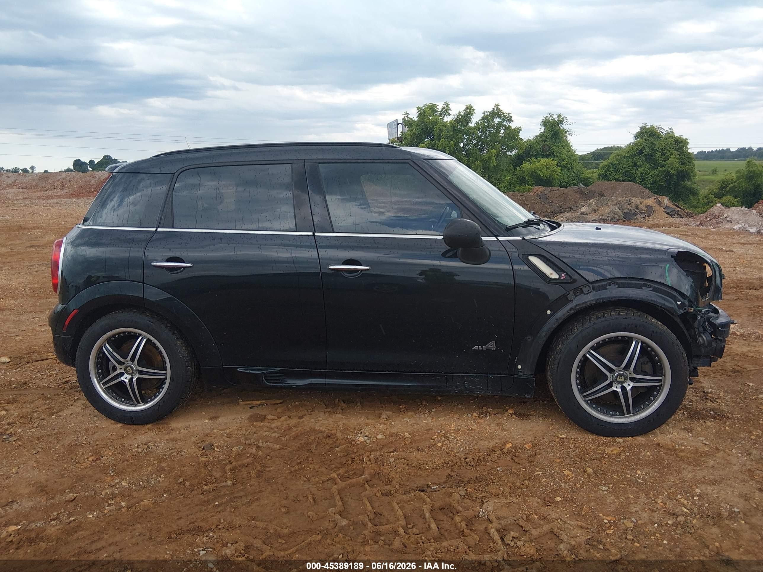 2011 Mini Cooper S Countryman   Black vin: WMWZC5C50BWM10751