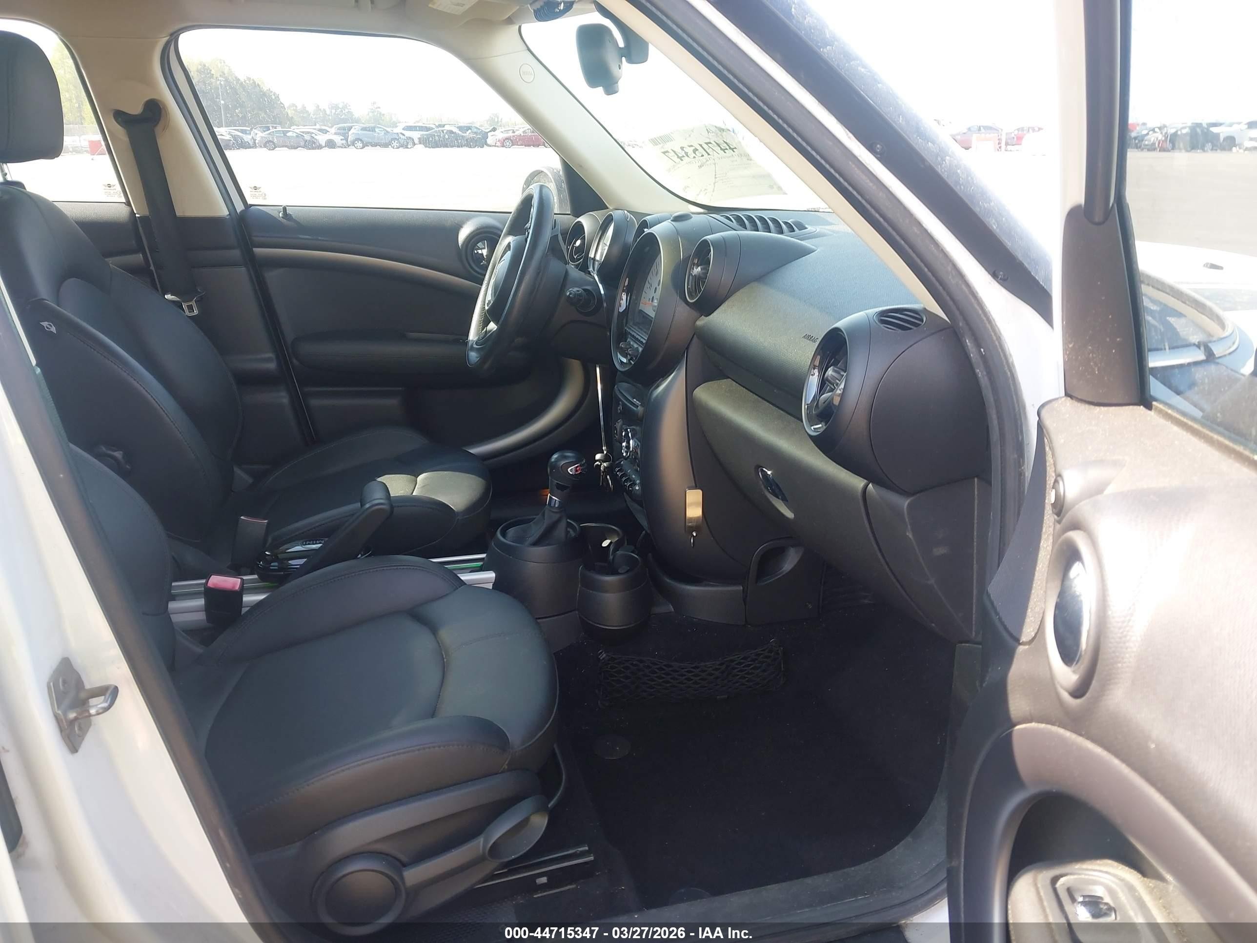 2014 Mini Countryman Cooper S White vin: WMWZC5C50EWP36974