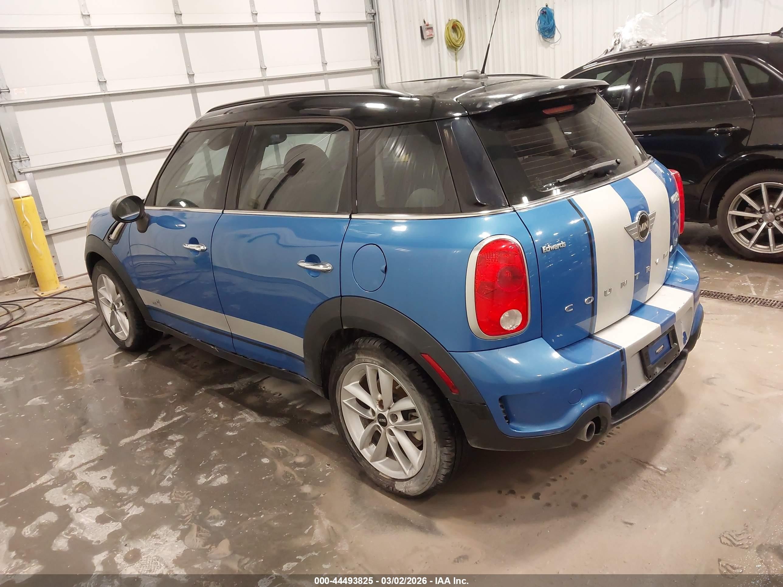 2014 Mini Countryman Cooper S Blue vin: WMWZC5C50EWP38403
