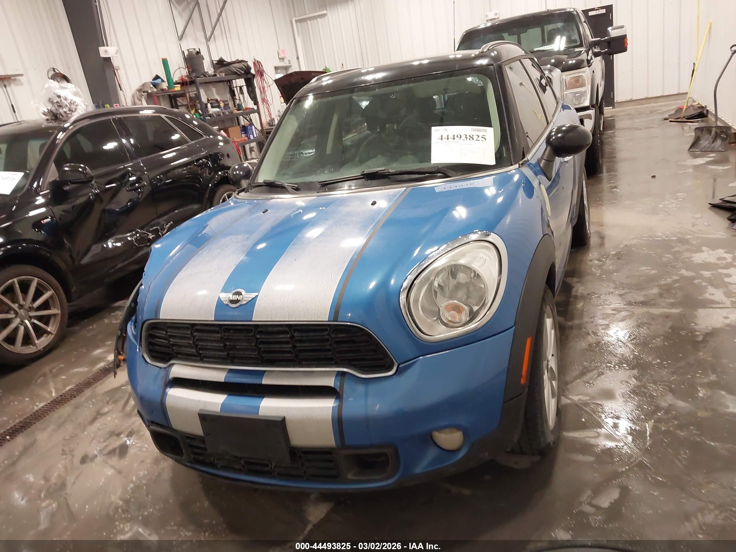 2014 Mini Countryman Cooper S Blue vin: WMWZC5C50EWP38403