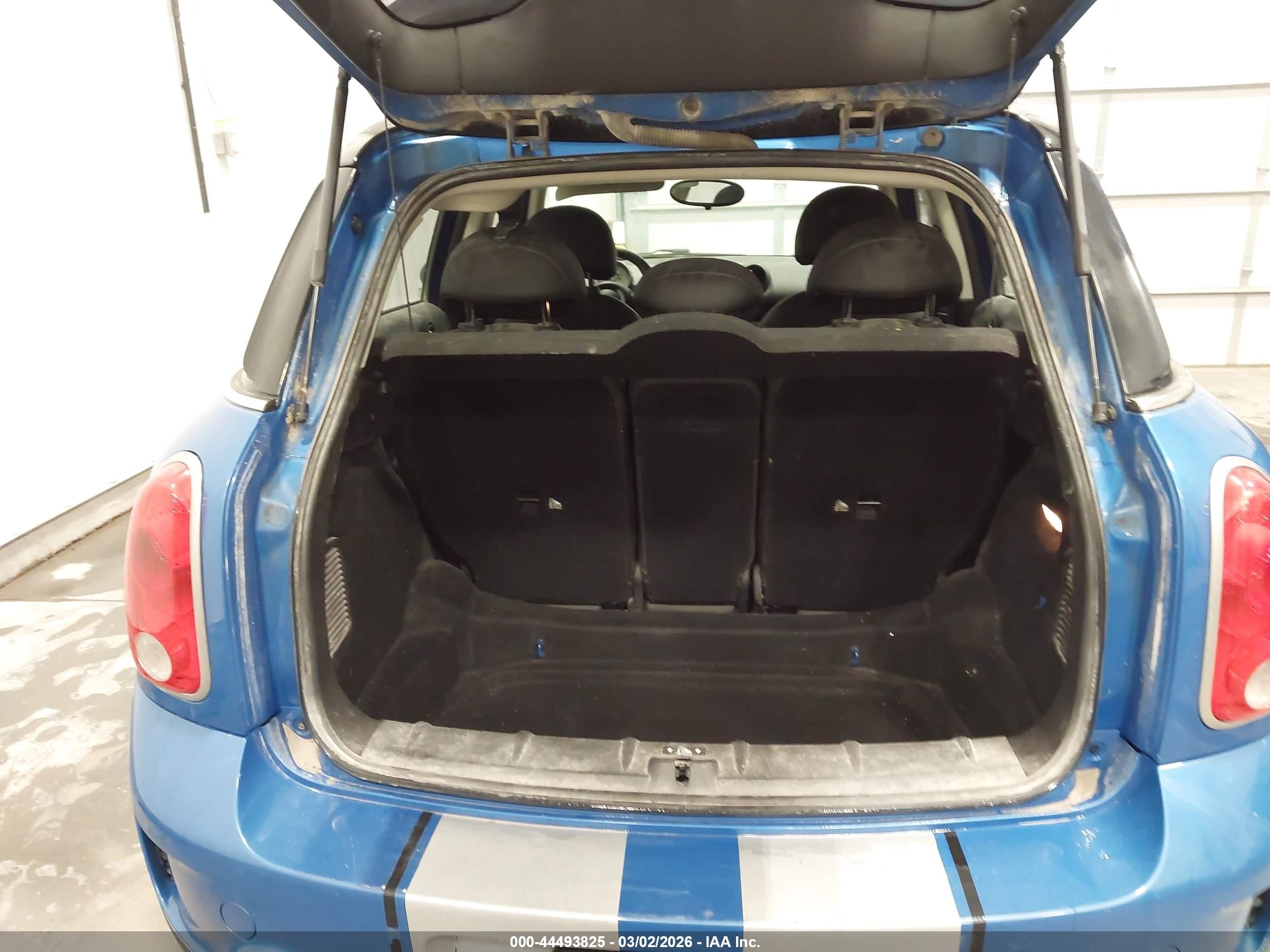 2014 Mini Countryman Cooper S Blue vin: WMWZC5C50EWP38403