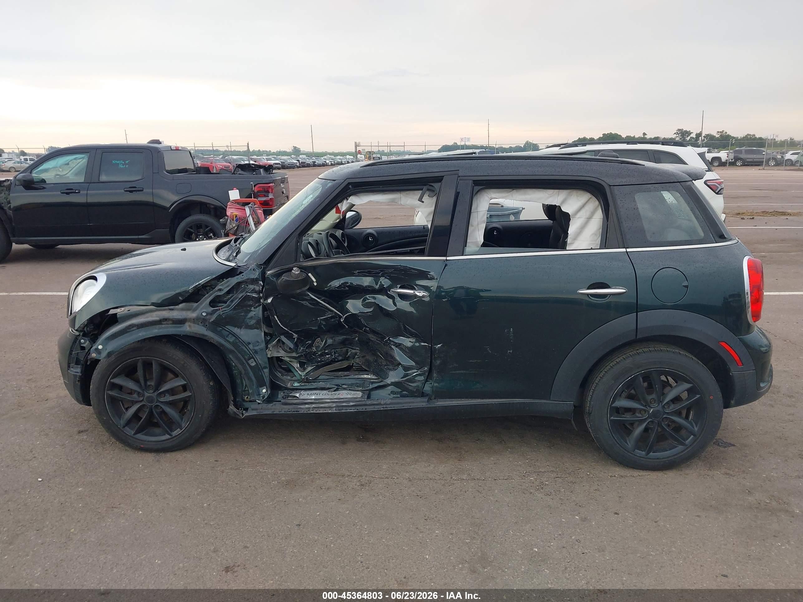 2011 Mini Cooper S Countryman   Green vin: WMWZC5C51BWL54013
