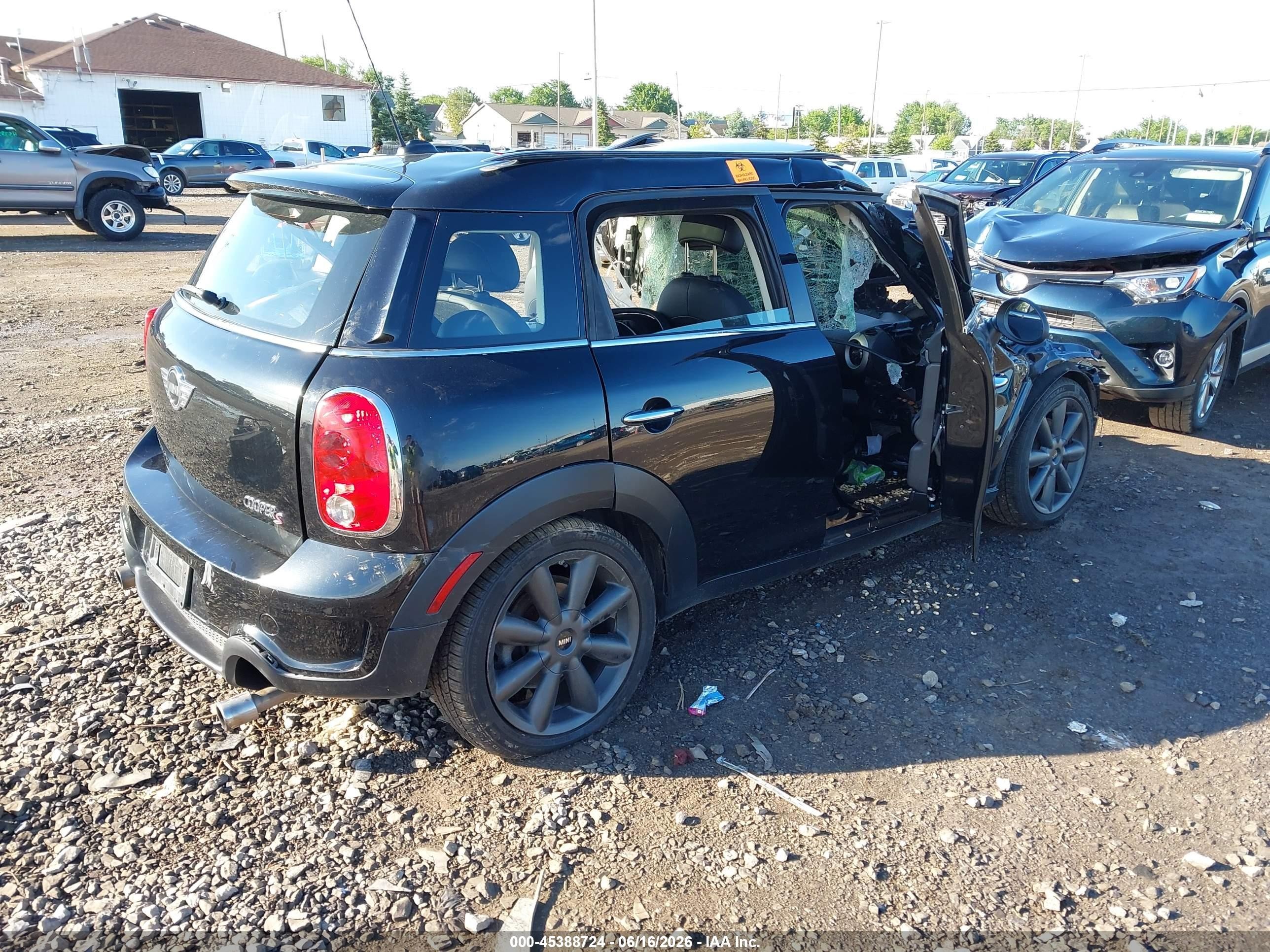 2012 Mini Cooper S Countryman   Черный vin: WMWZC5C51CWL62307