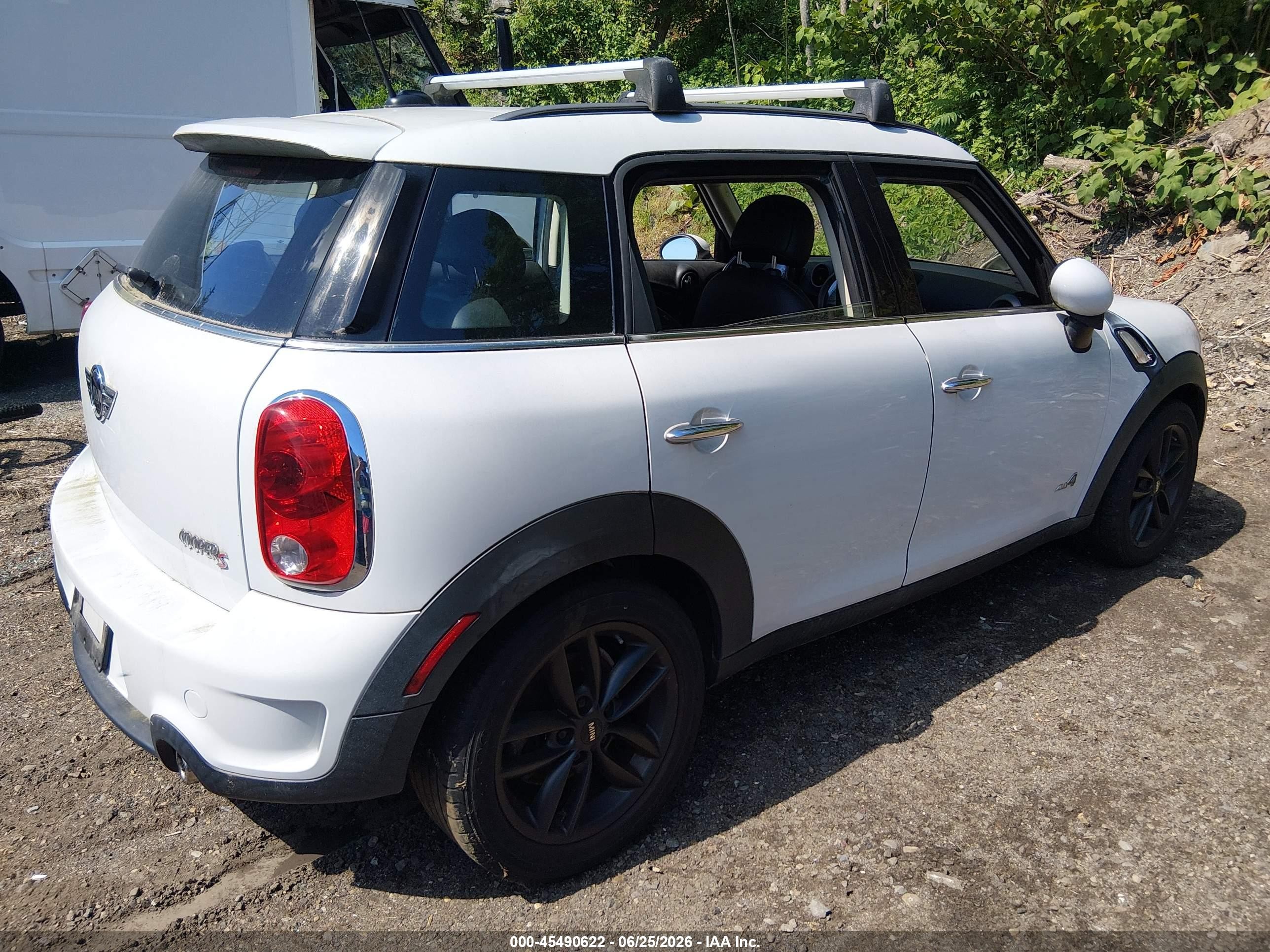 2012 Mini Cooper S Countryman   White vin: WMWZC5C51CWM11957