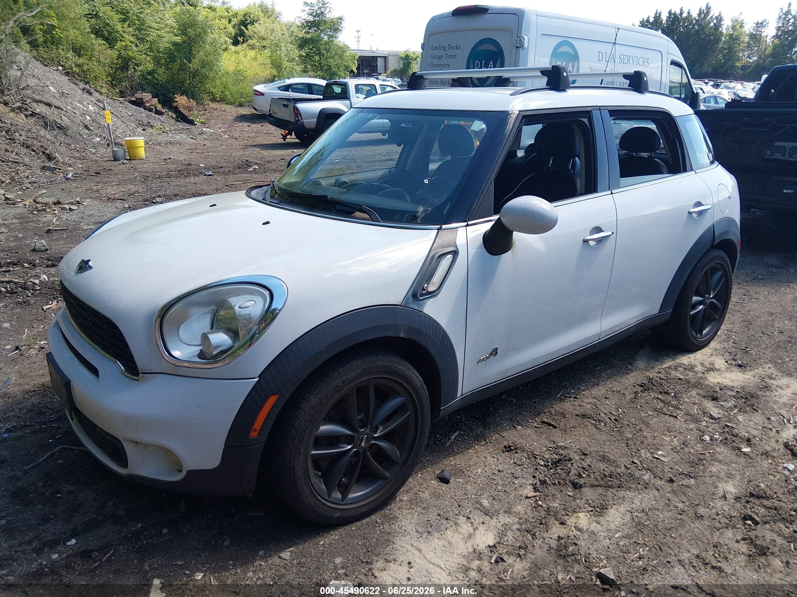 2012 Mini Cooper S Countryman   White vin: WMWZC5C51CWM11957
