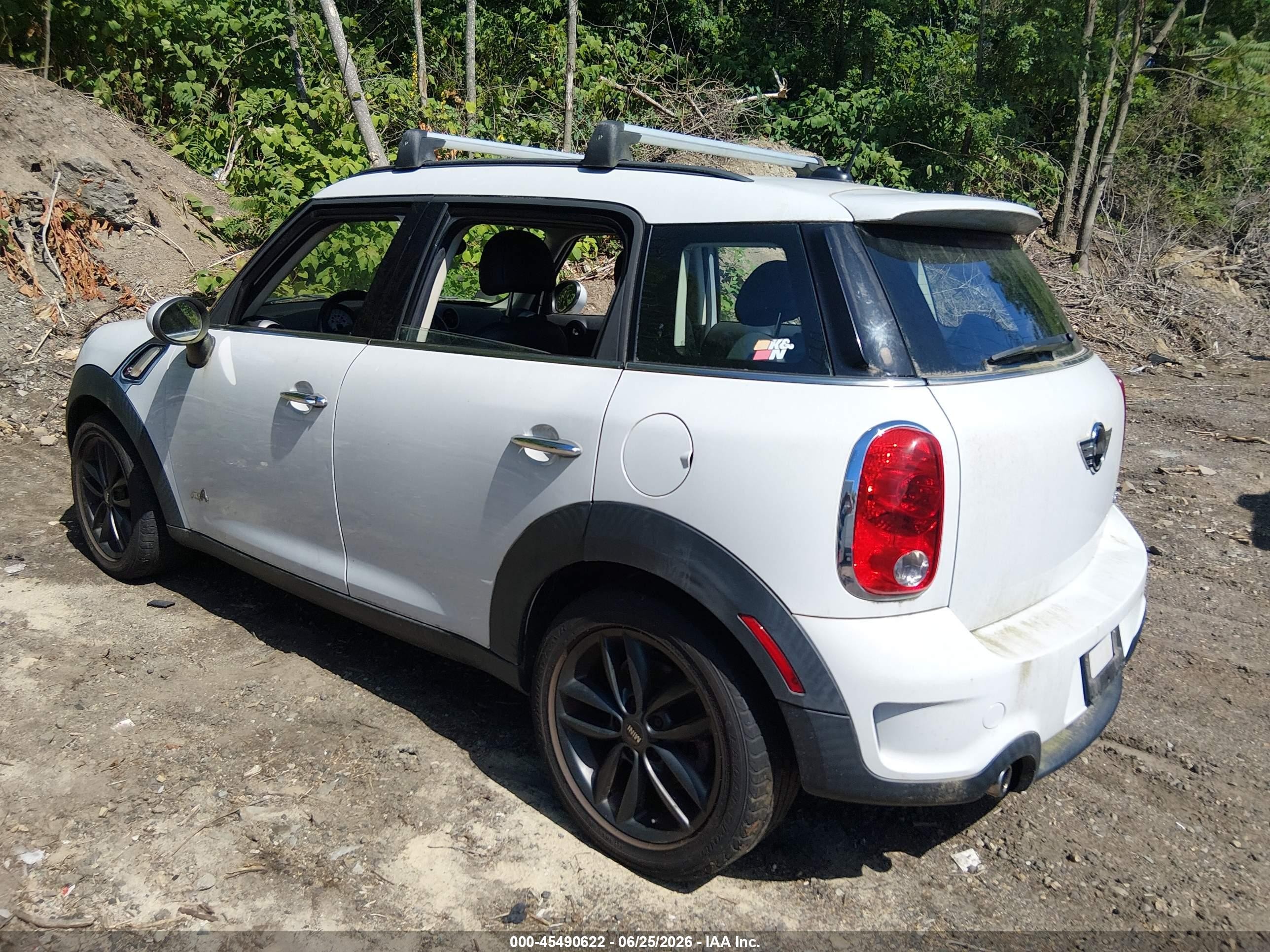 2012 Mini Cooper S Countryman   White vin: WMWZC5C51CWM11957
