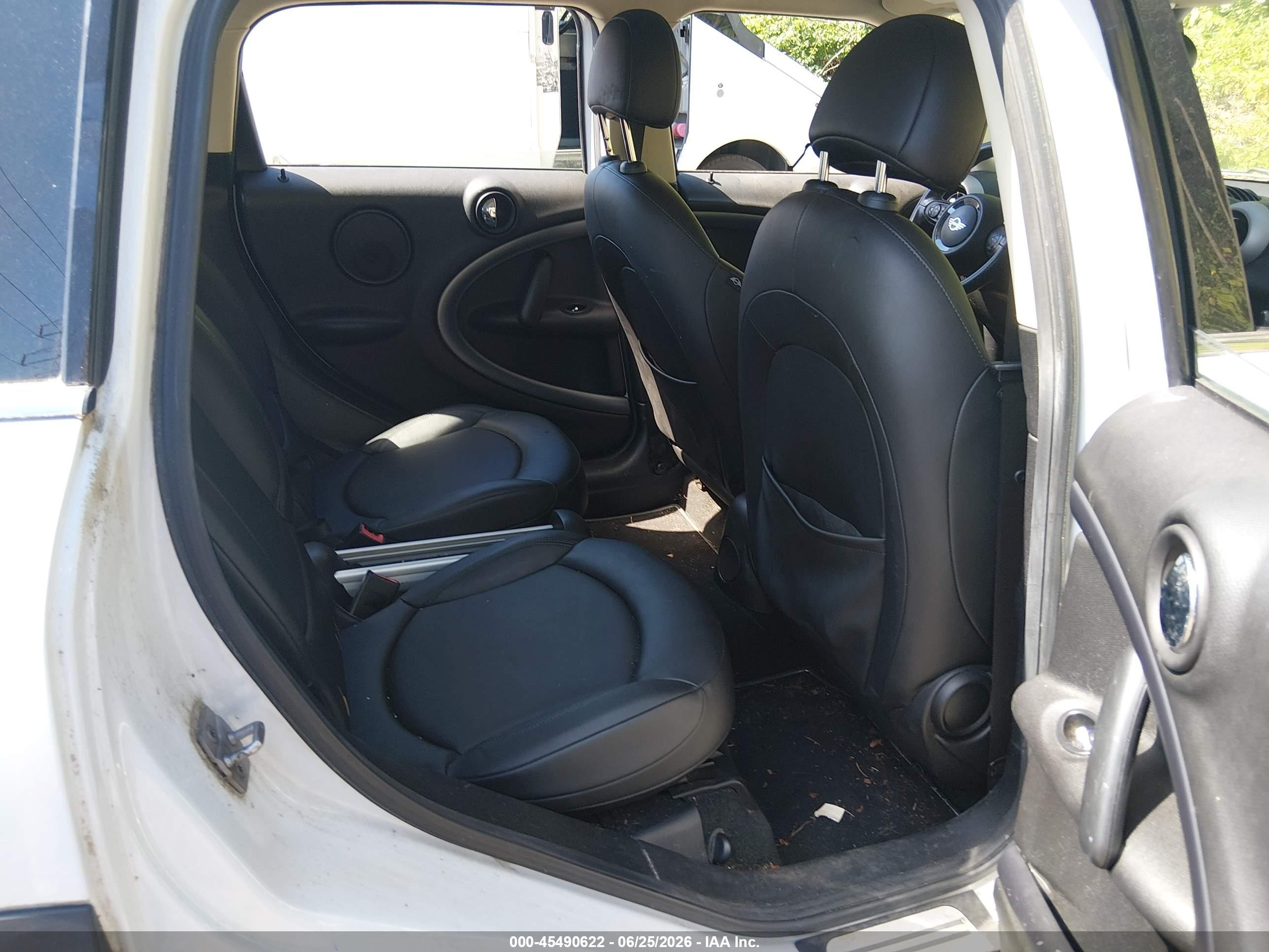 2012 Mini Cooper S Countryman   White vin: WMWZC5C51CWM11957