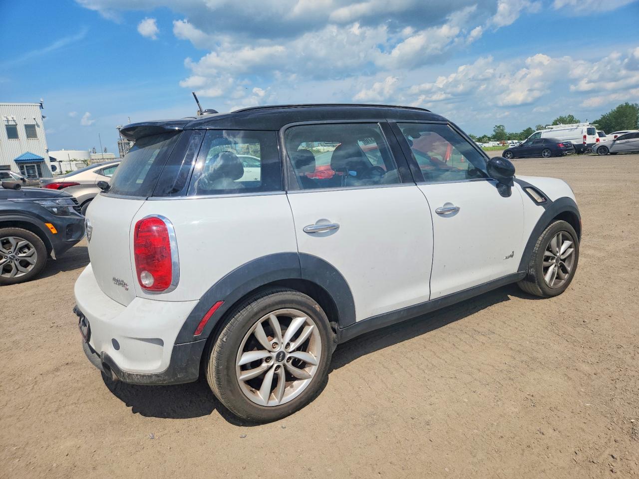 2013 Mini Cooper S Countryman White vin: WMWZC5C51DWP32141