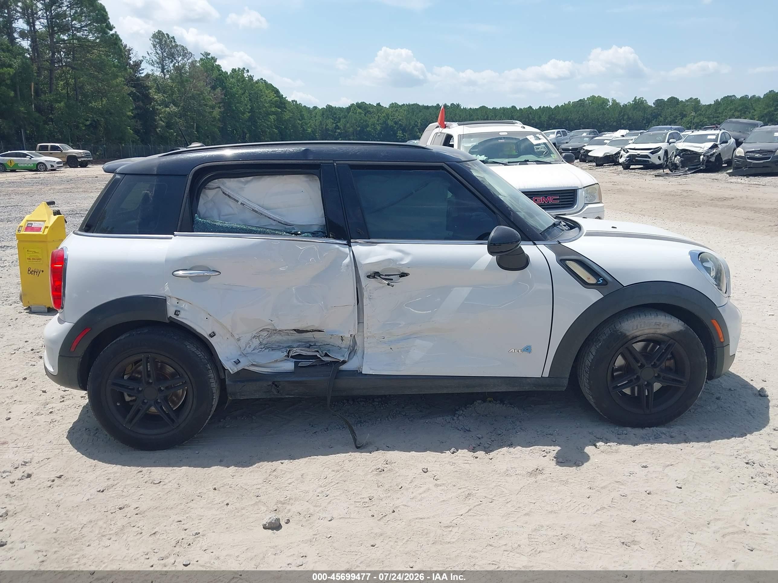 2013 Mini Countryman Cooper S White vin: WMWZC5C51DWP34343