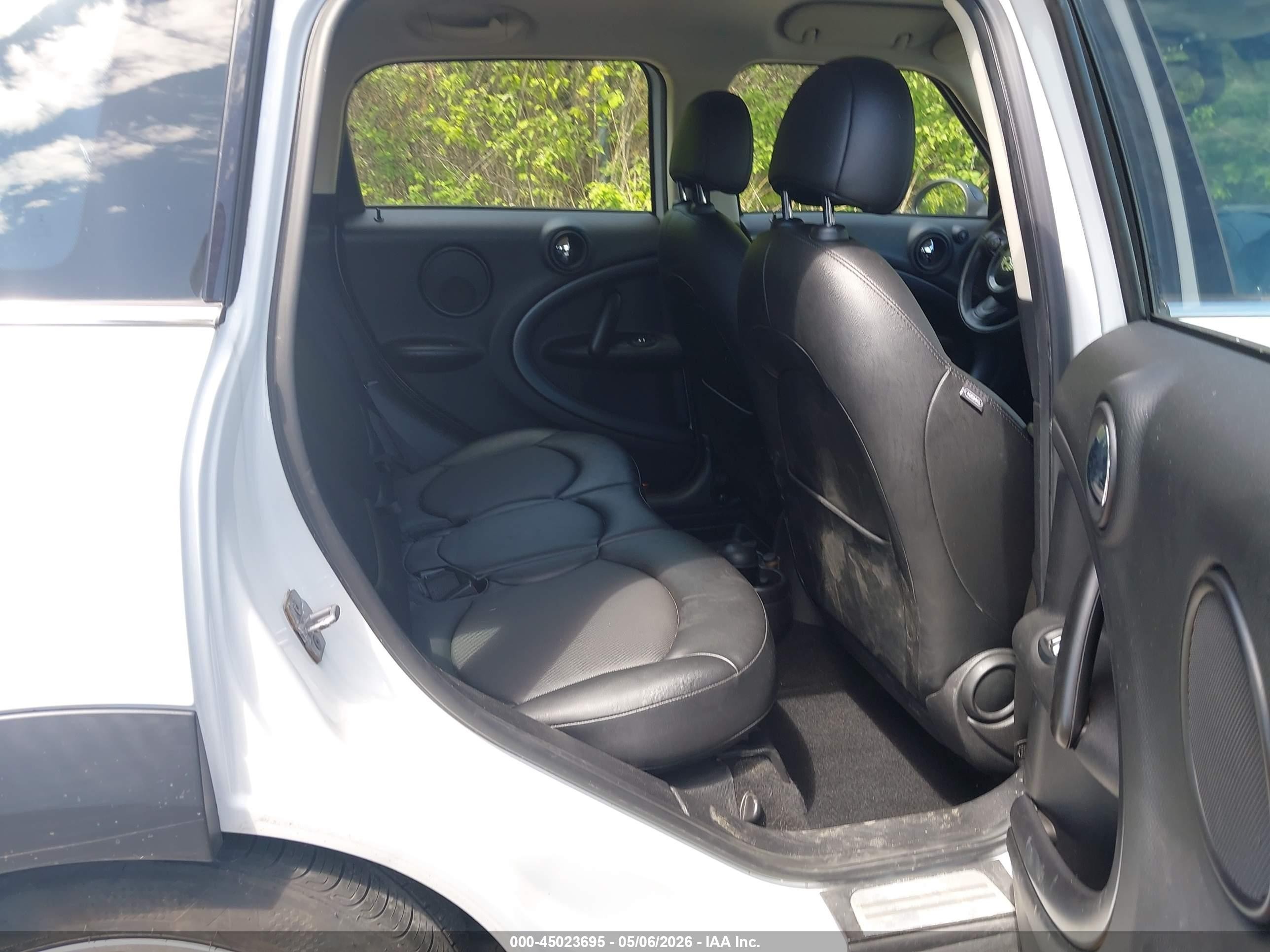 2015 Mini Countryman Cooper S White vin: WMWZC5C51FWP44373
