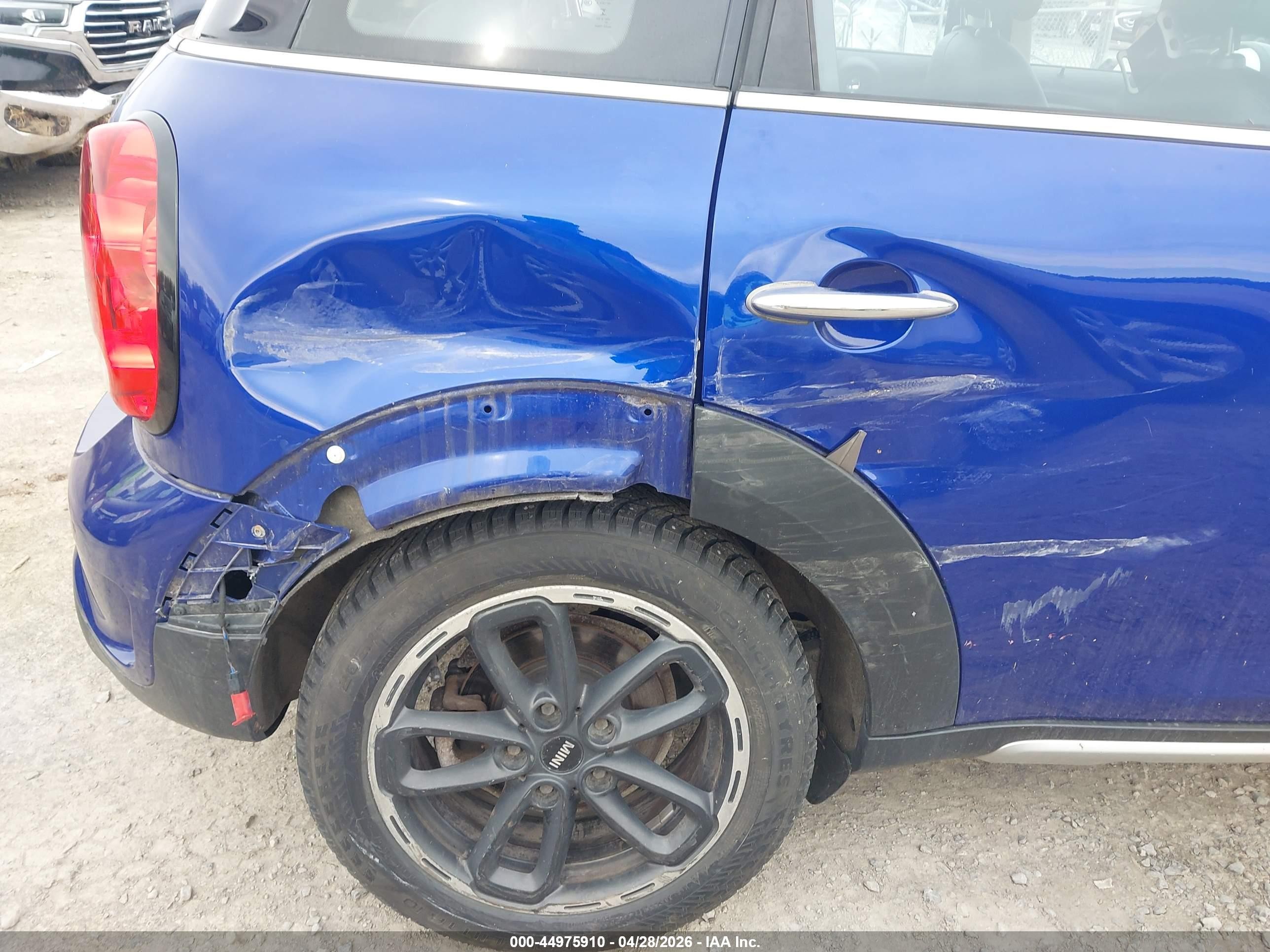 2015 Mini Countryman Cooper S Dark Blue vin: WMWZC5C51FWP44390