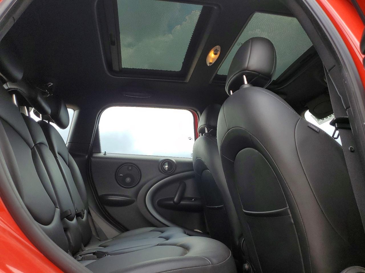 2012 Mini Cooper S Countryman Red vin: WMWZC5C52CWL59268