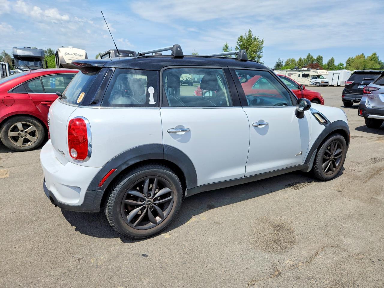 2012 Mini Cooper S Countryman White vin: WMWZC5C52CWL59836