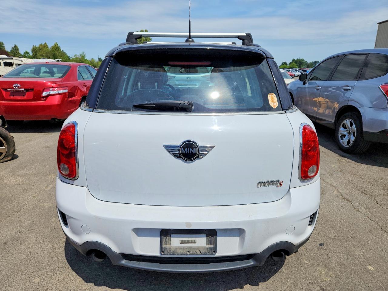 2012 Mini Cooper S Countryman White vin: WMWZC5C52CWL59836