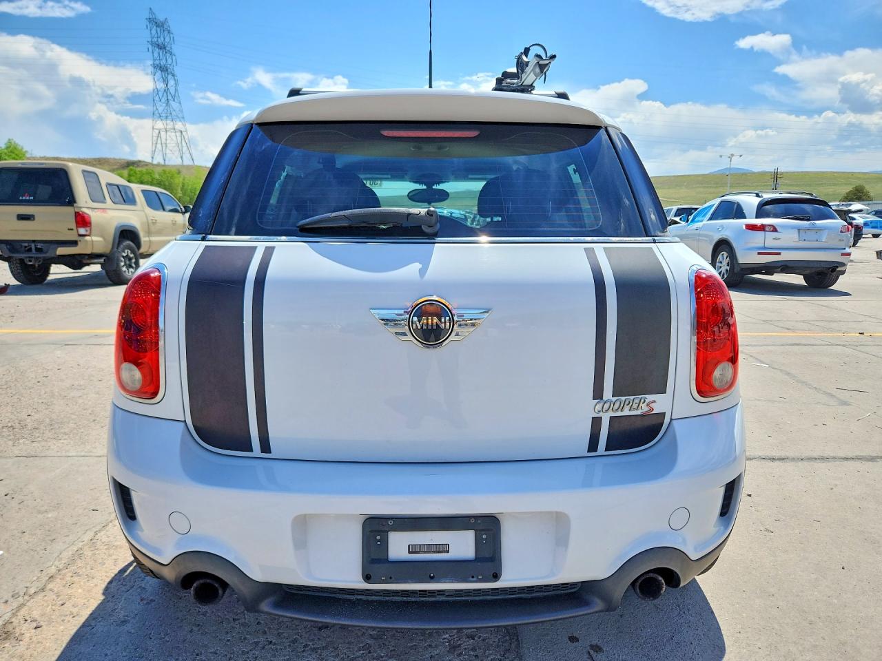 2012 Mini Cooper S Countryman White vin: WMWZC5C52CWL61375