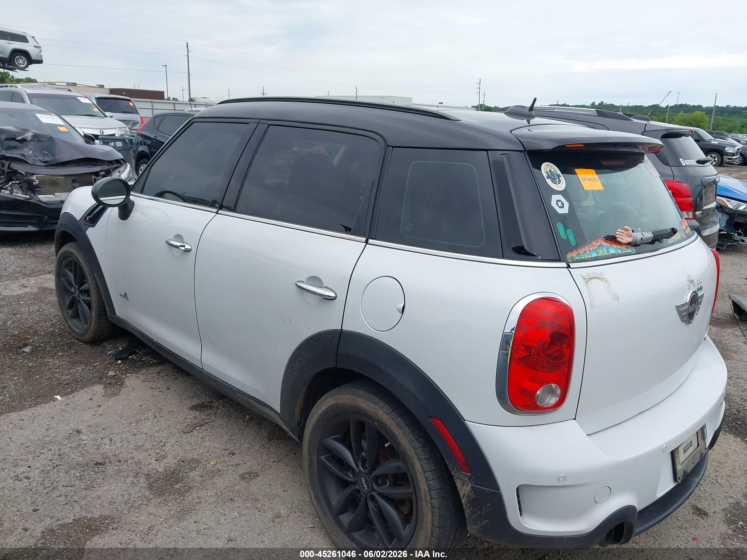 2013 Mini Countryman Cooper S White vin: WMWZC5C52DWP30009