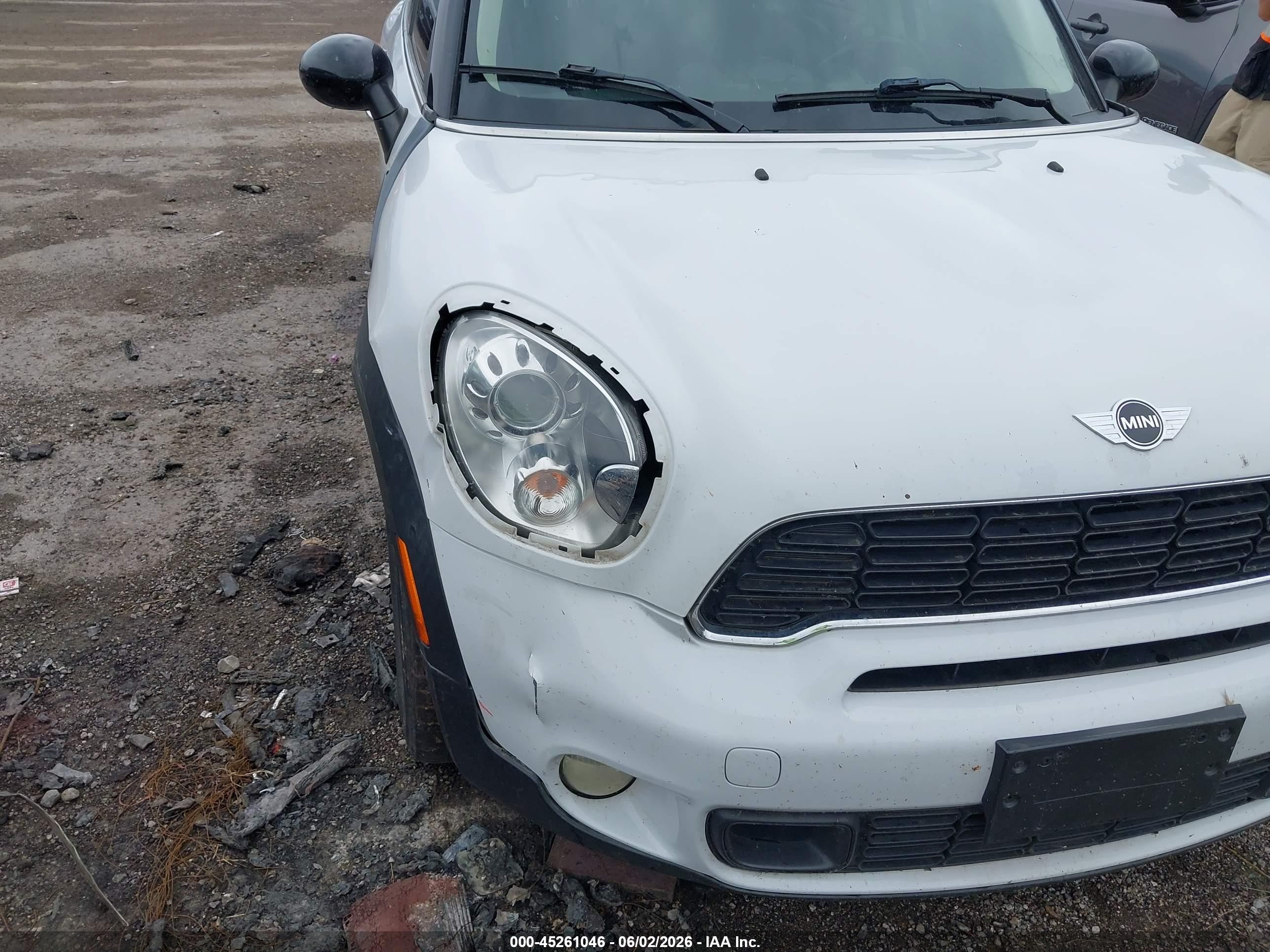 2013 Mini Countryman Cooper S White vin: WMWZC5C52DWP30009