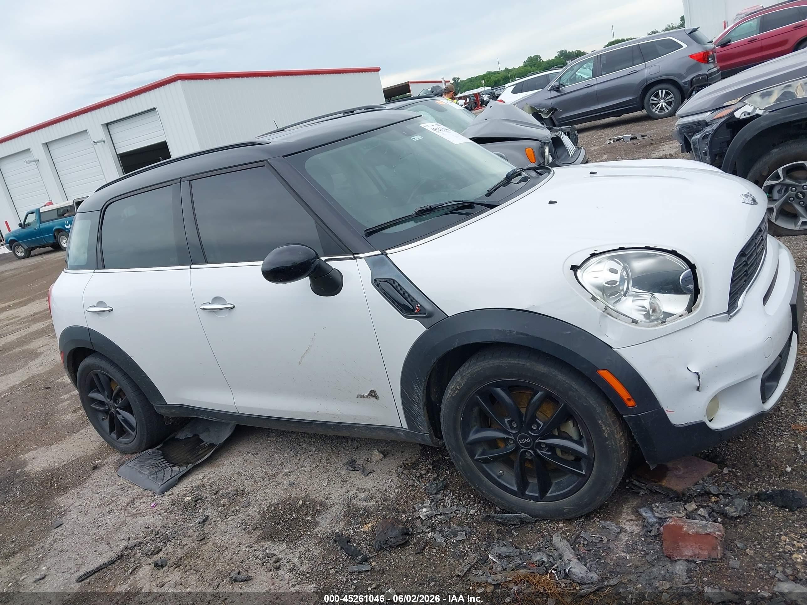 2013 Mini Countryman Cooper S White vin: WMWZC5C52DWP30009