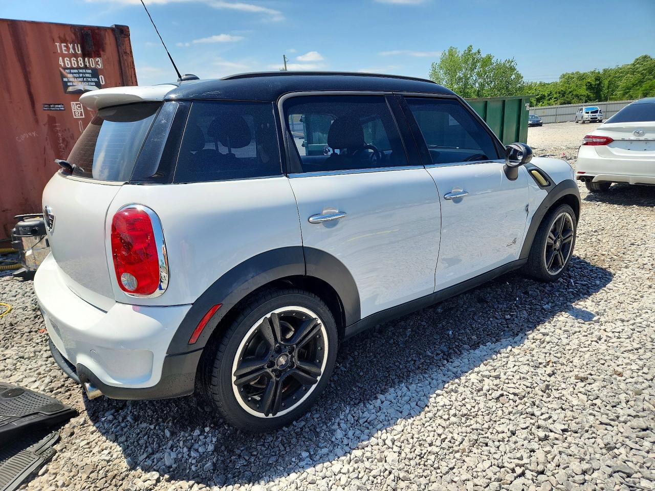 2013 Mini Cooper S Countryman White vin: WMWZC5C52DWP32374