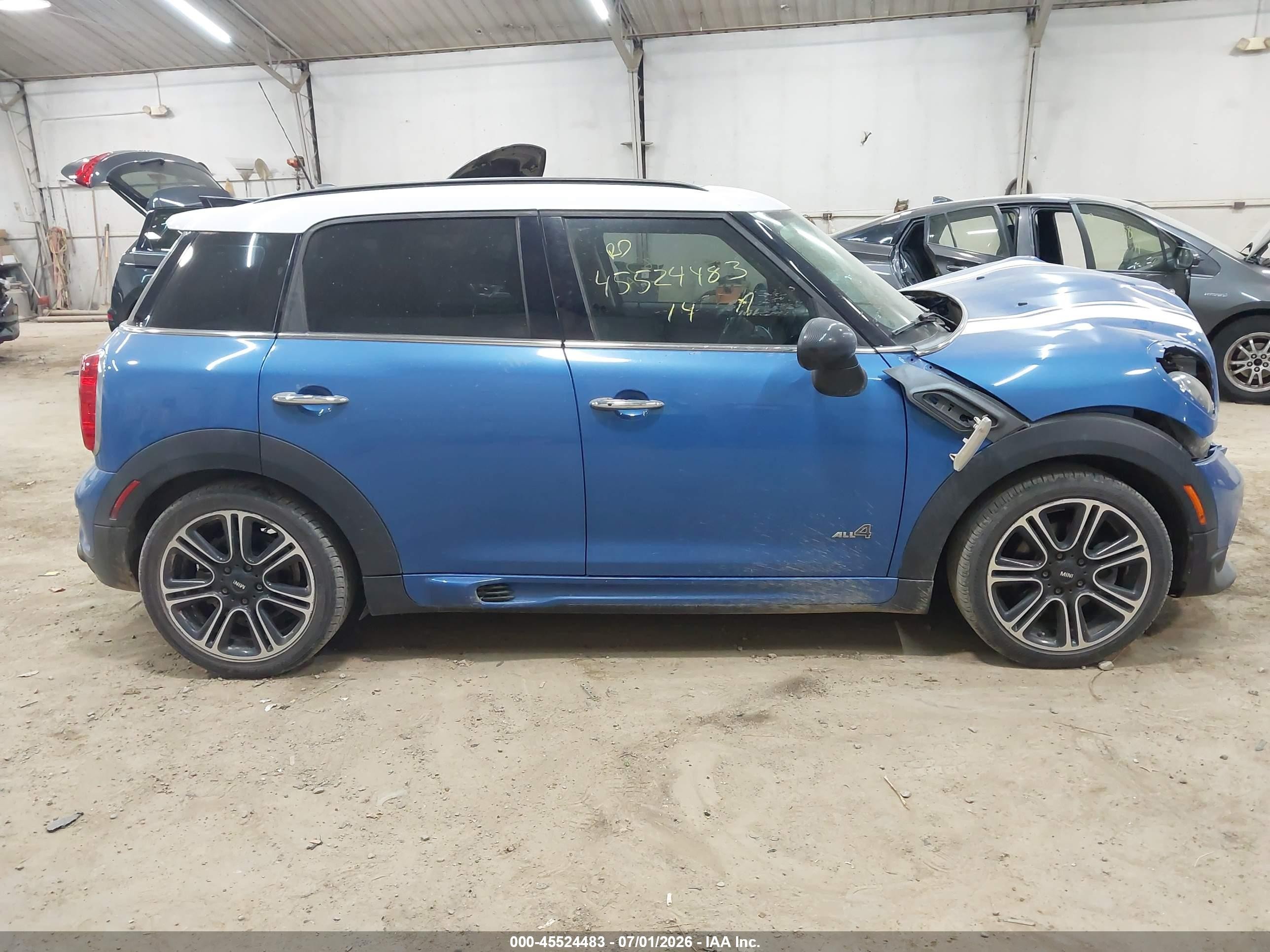 2014 Mini Countryman Cooper S Blue vin: WMWZC5C52EWM18516