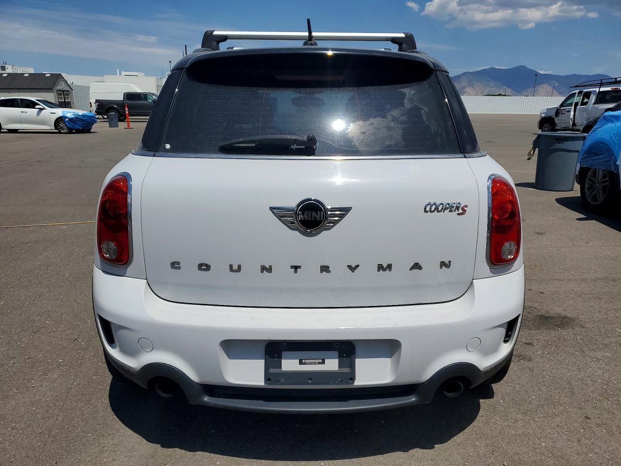 2014 Mini Cooper S Countryman White vin: WMWZC5C52EWP39861