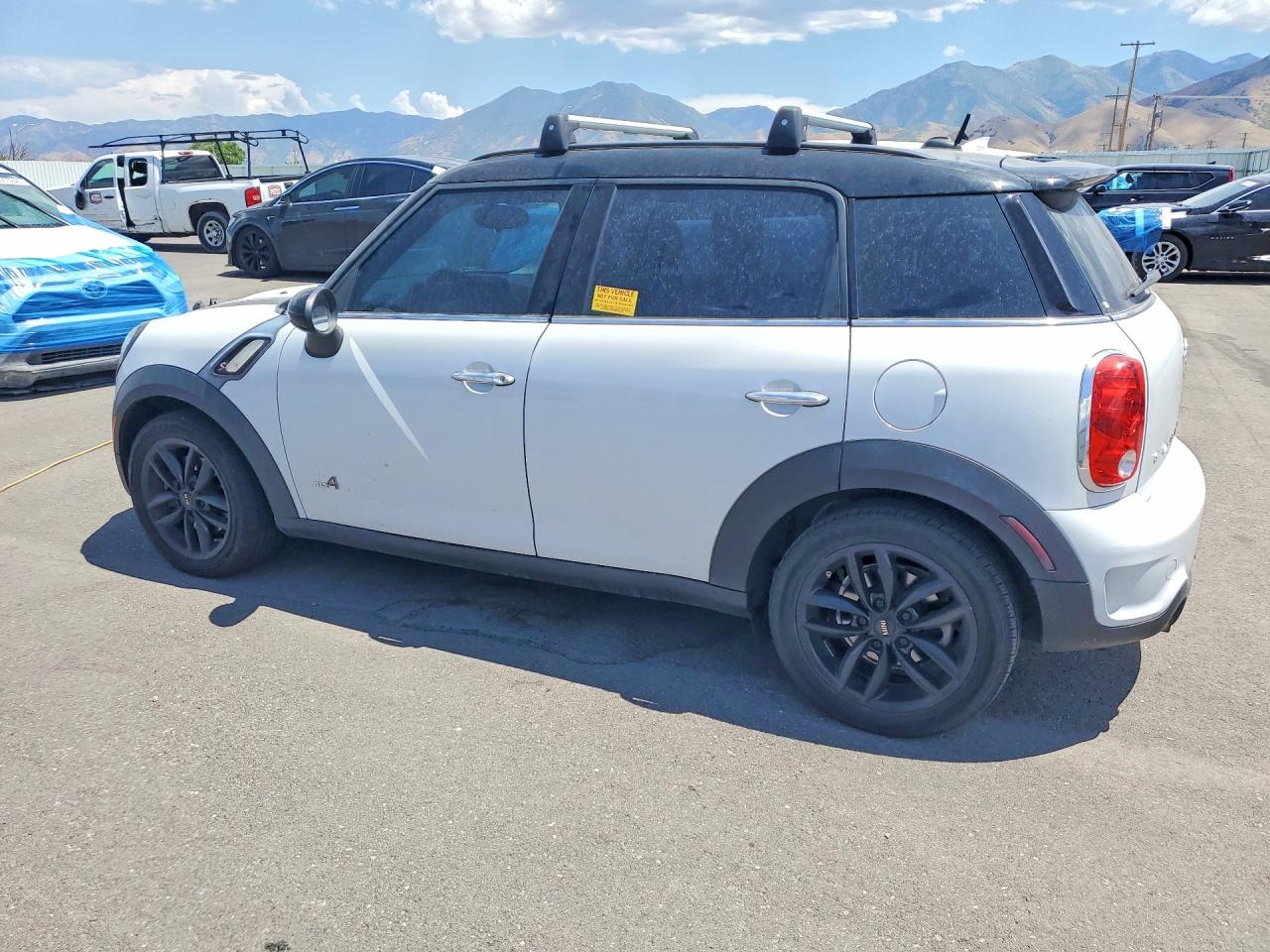 2014 Mini Cooper S Countryman White vin: WMWZC5C52EWP39861
