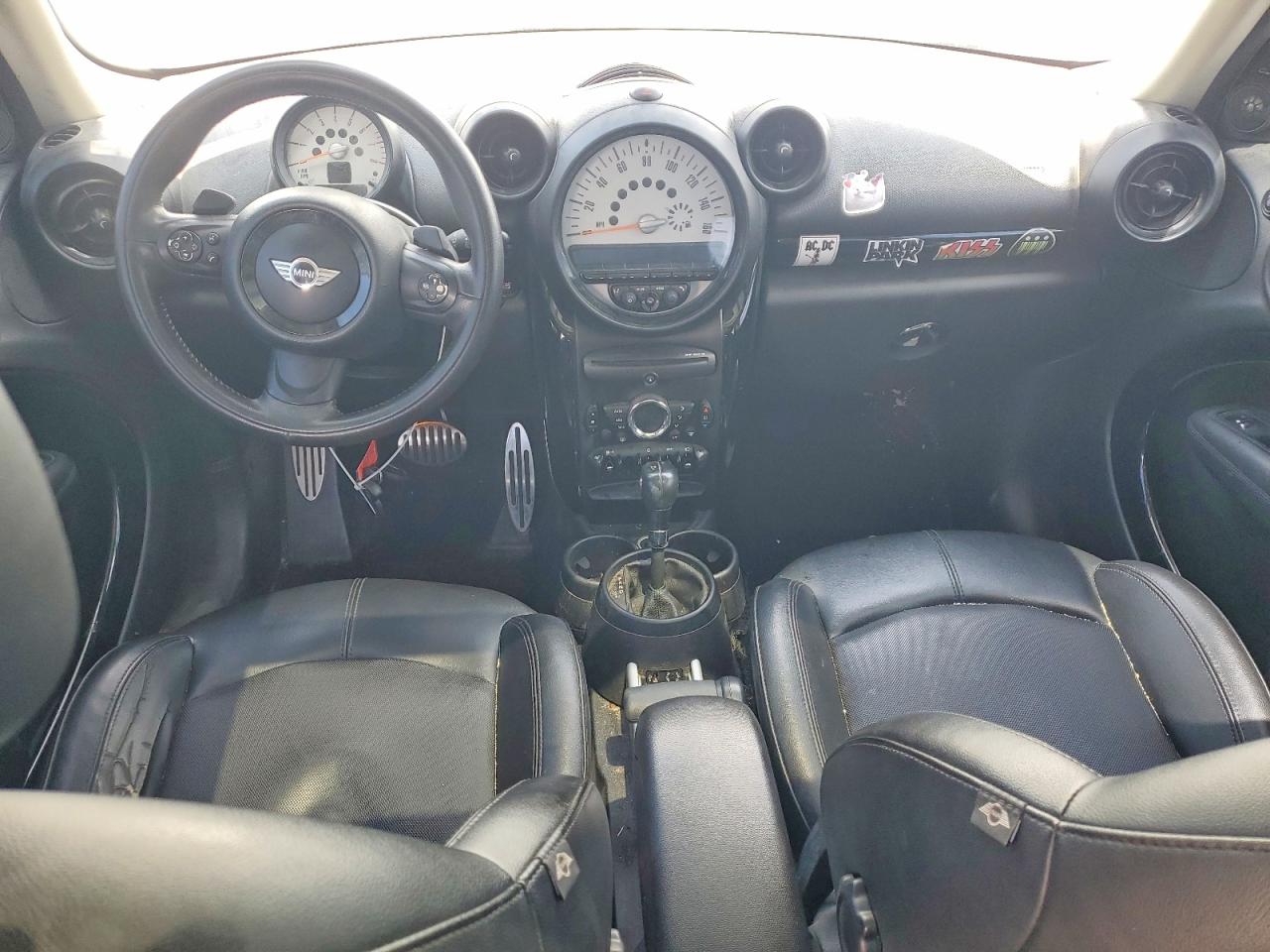 2014 Mini Cooper S Countryman White vin: WMWZC5C52EWP39861