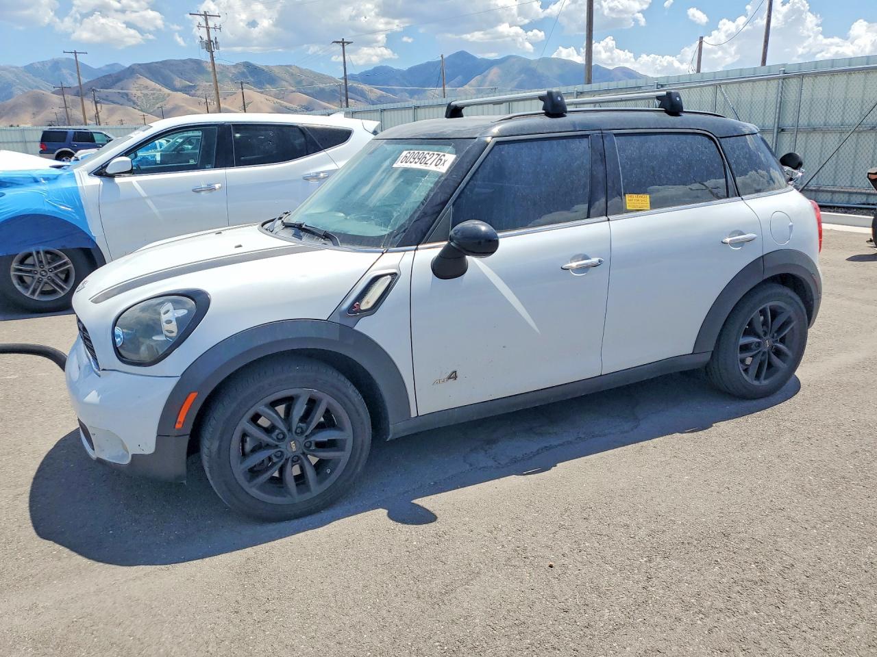 2014 Mini Cooper S Countryman White vin: WMWZC5C52EWP39861