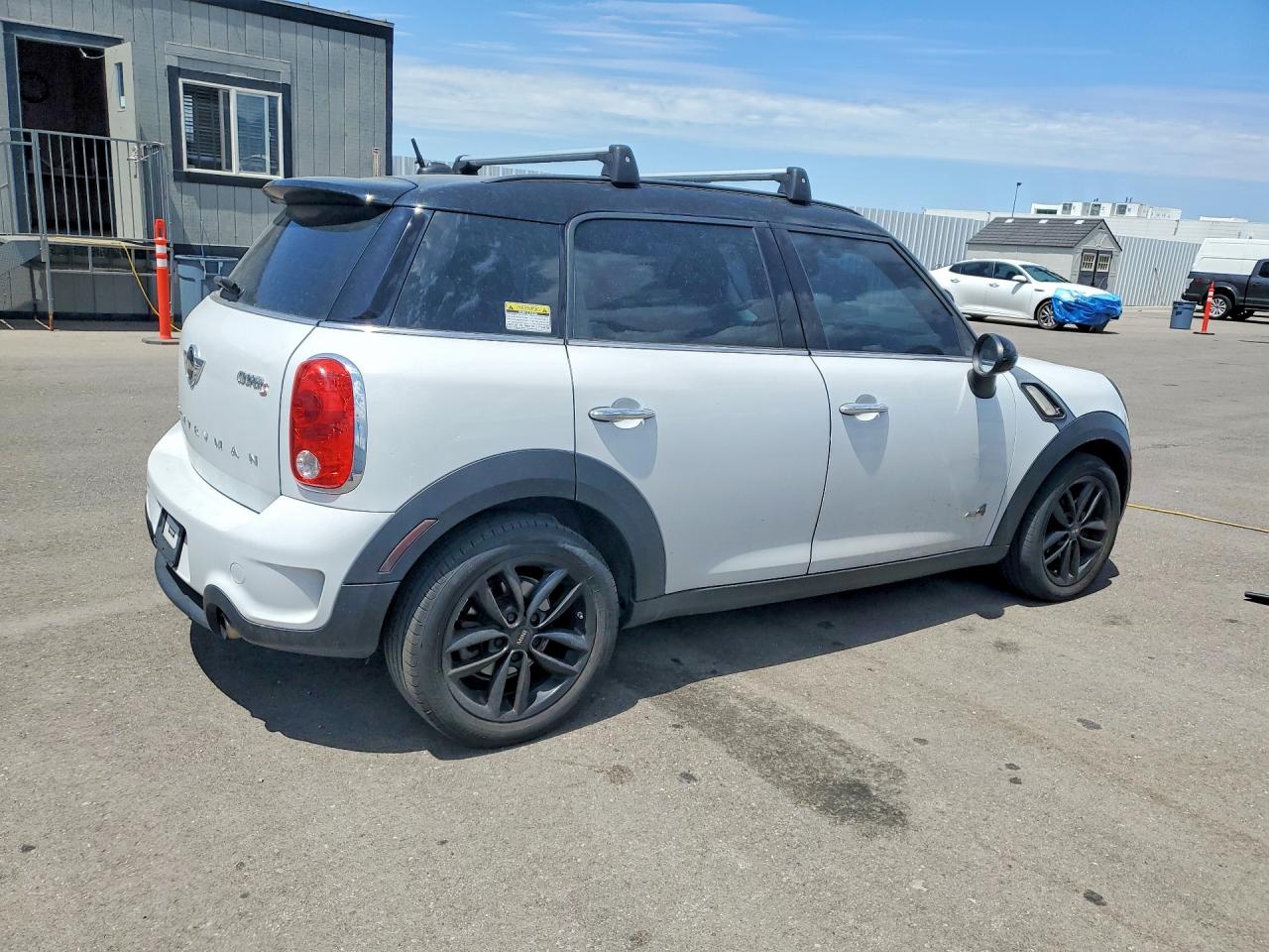 2014 Mini Cooper S Countryman White vin: WMWZC5C52EWP39861