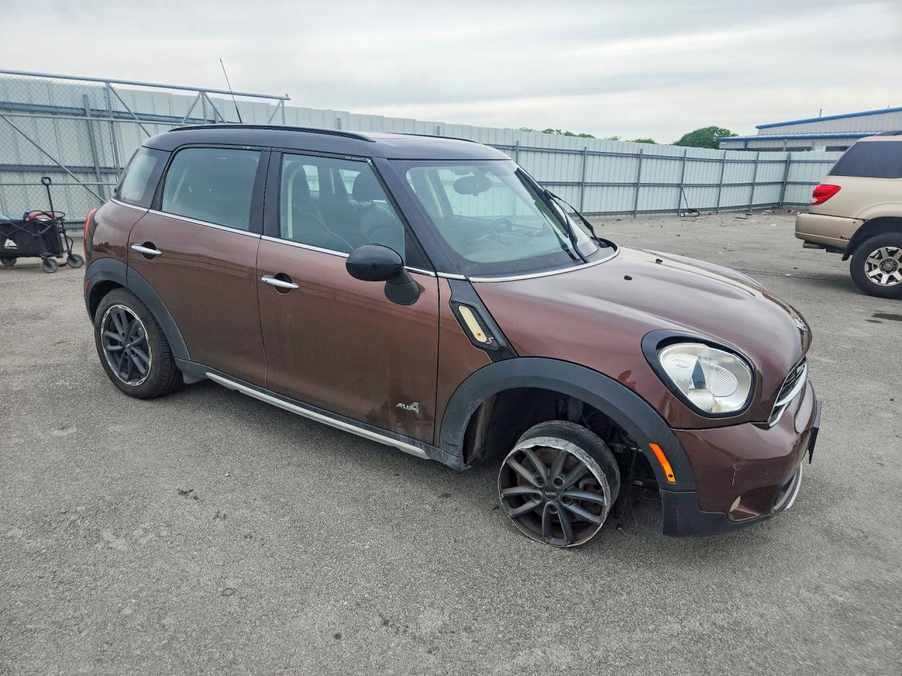 2015 Mini Cooper S Countryman Brown vin: WMWZC5C52FWP47525