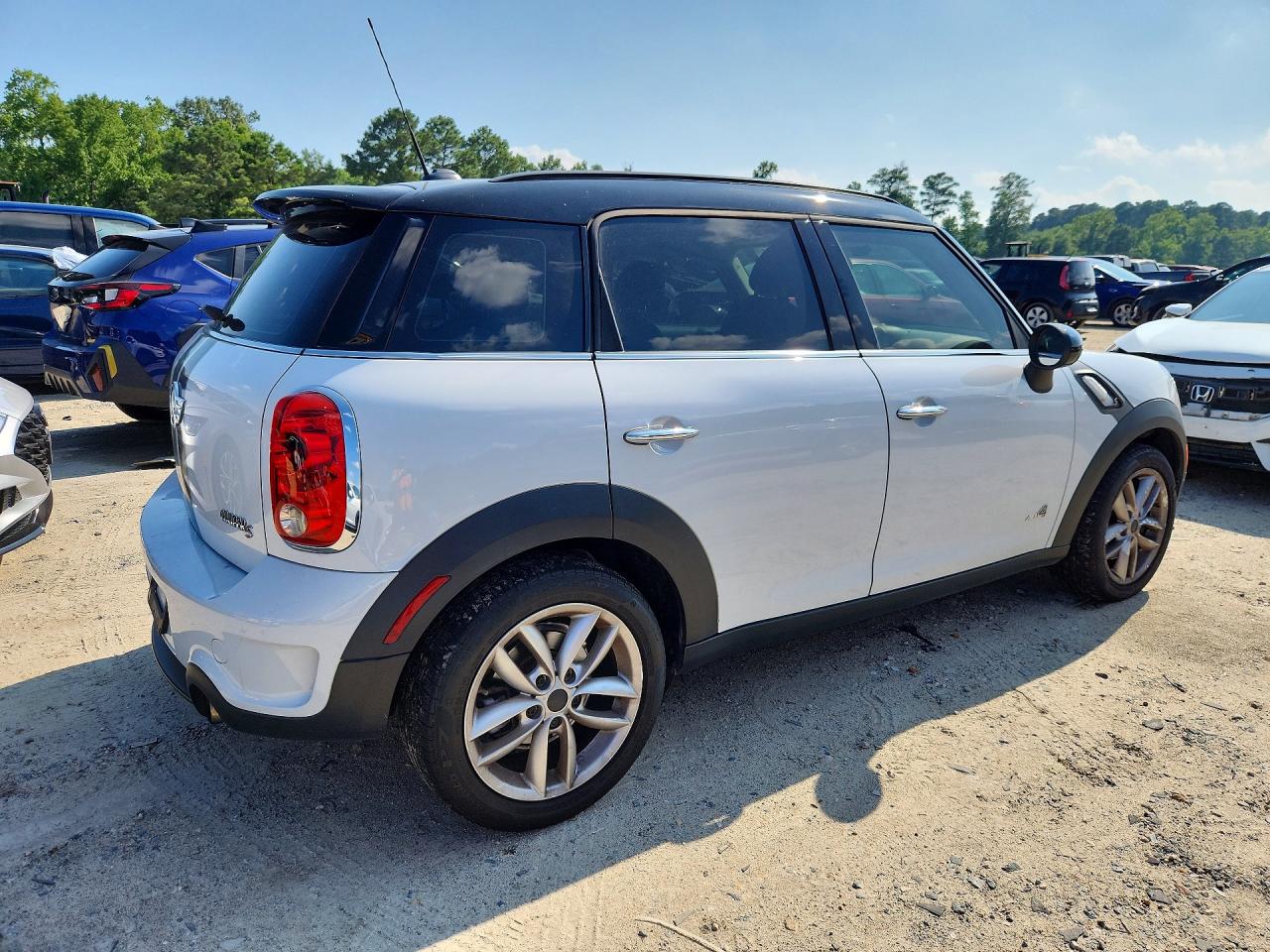 2013 Mini Cooper S Countryman White vin: WMWZC5C53DWP30617