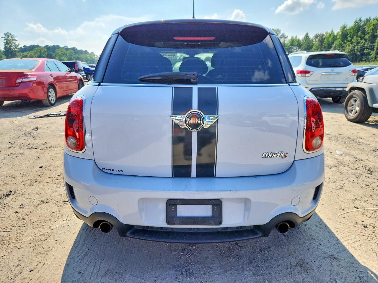 2013 Mini Cooper S Countryman White vin: WMWZC5C53DWP30617