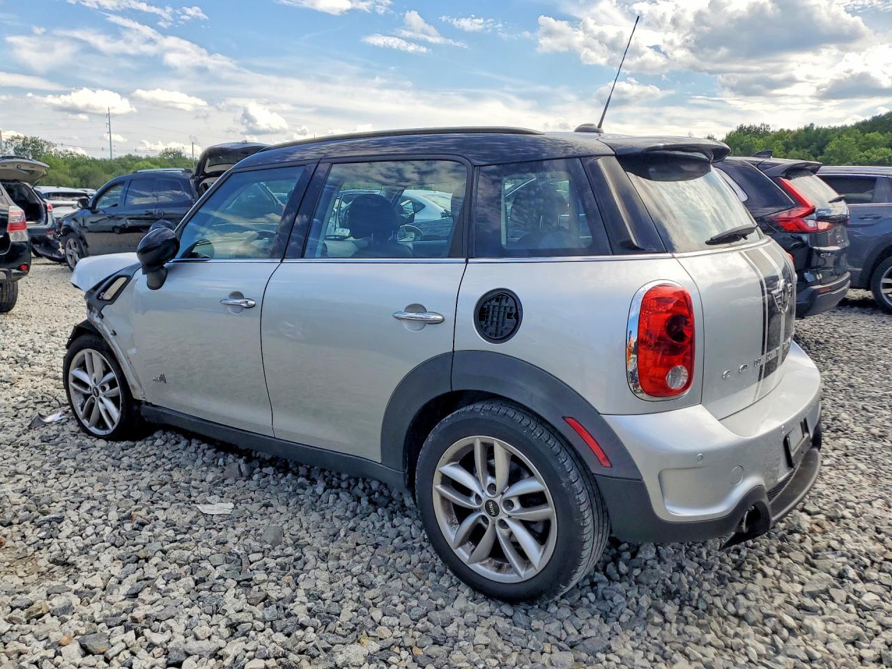 2014 Mini Cooper S Countryman Silver vin: WMWZC5C53EWP35558