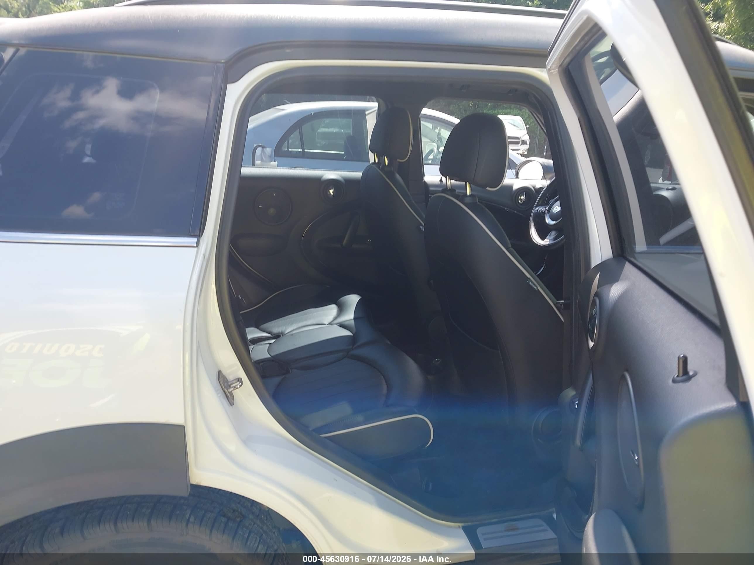 2014 Mini Countryman Cooper S White vin: WMWZC5C53EWP36774