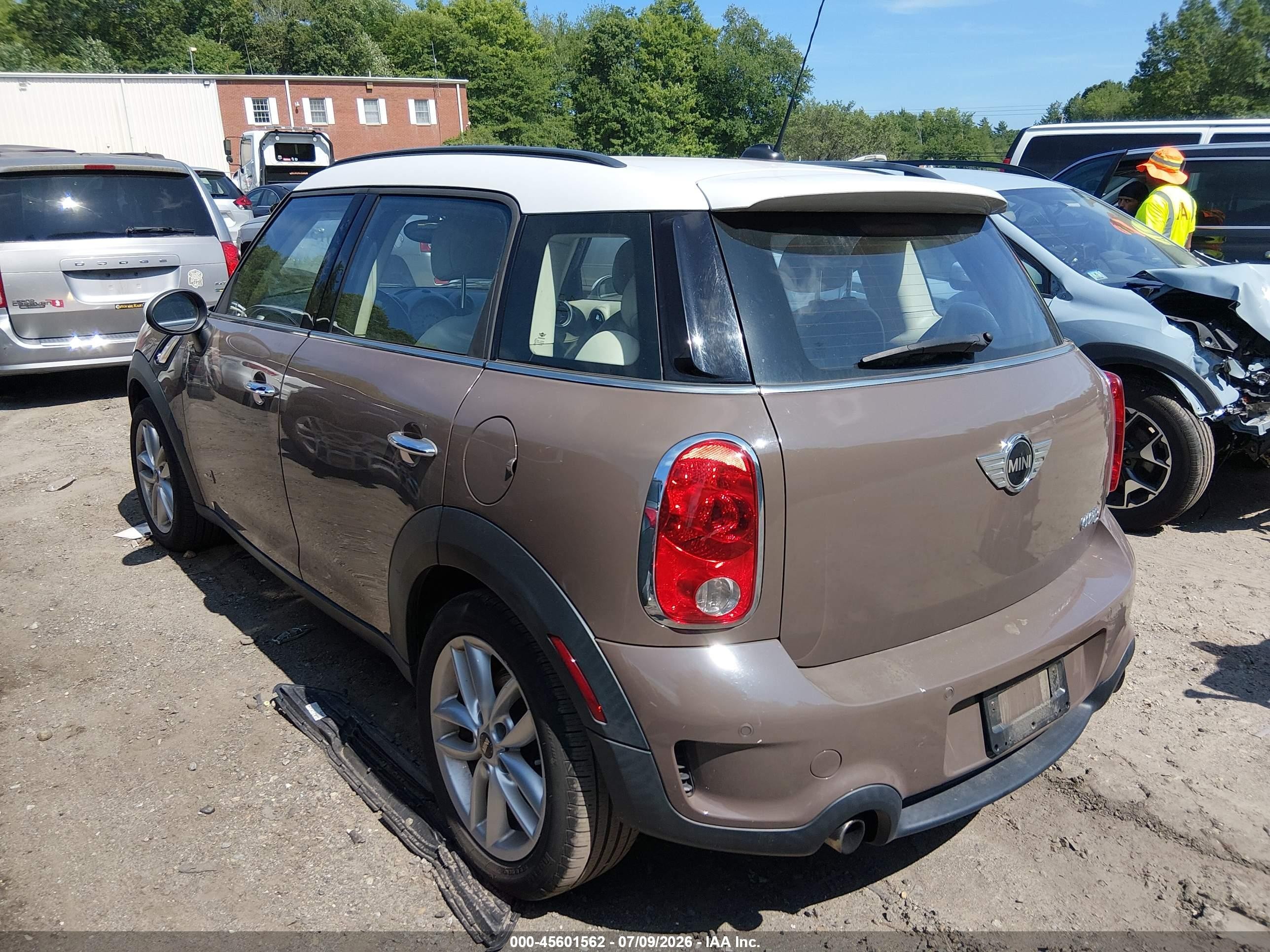2012 Mini Cooper S Countryman   Brown vin: WMWZC5C54CWL56937