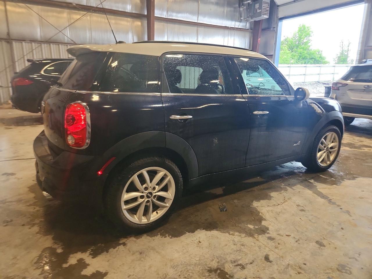 2014 Mini Cooper S Countryman Blue vin: WMWZC5C54EWP38095