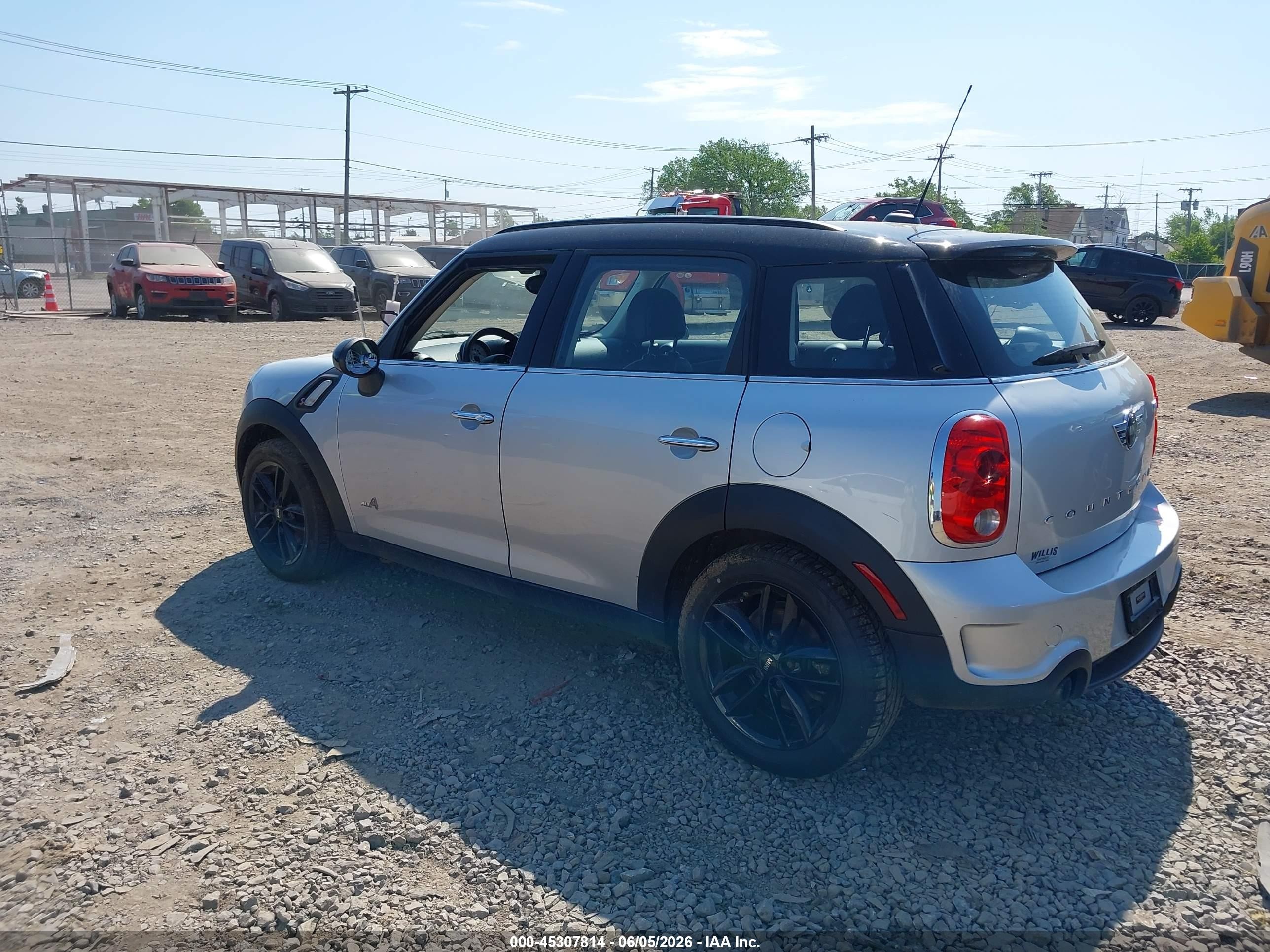 2014 Mini Countryman Cooper S Silver vin: WMWZC5C54EWP40736