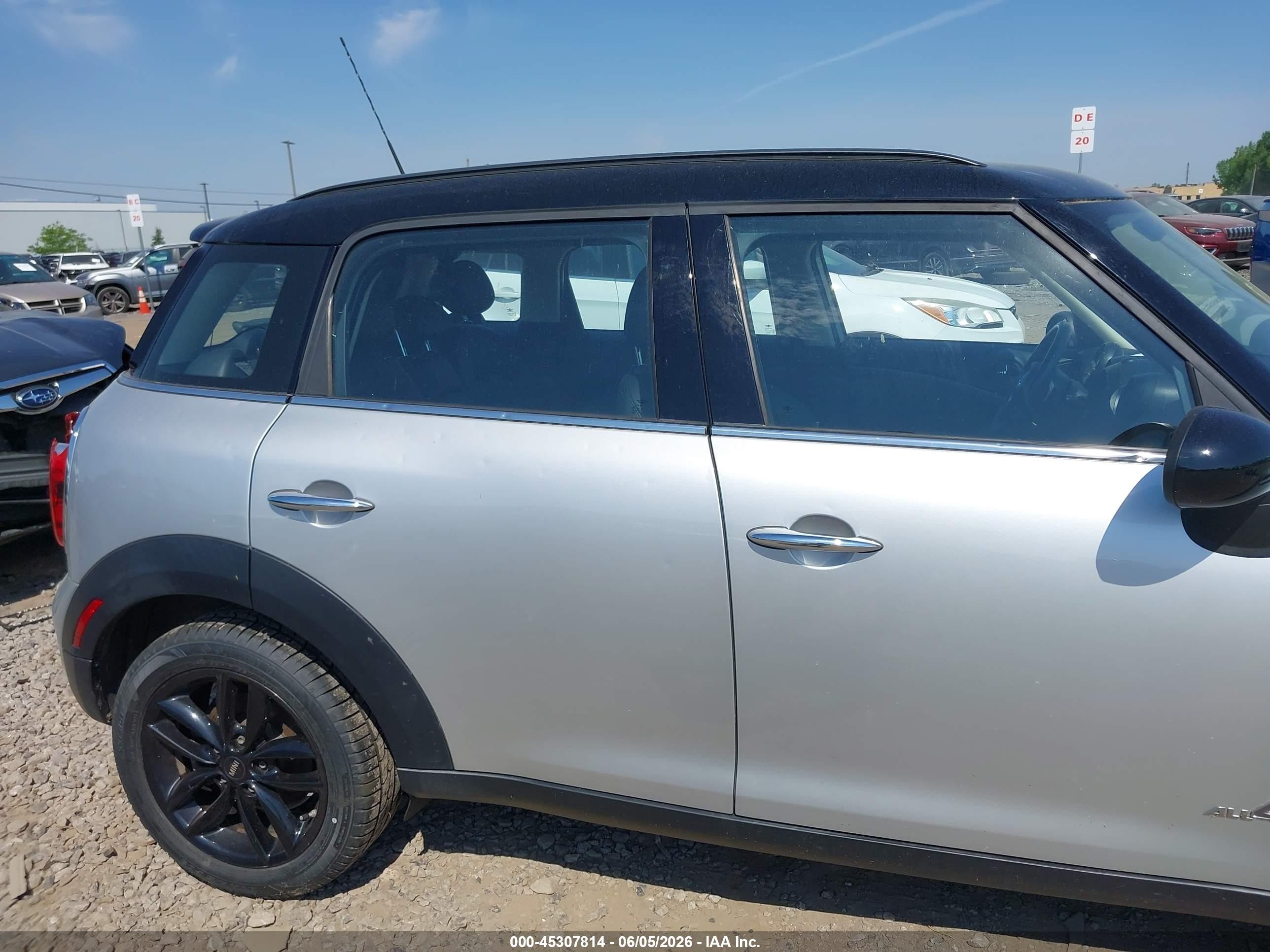2014 Mini Countryman Cooper S Silver vin: WMWZC5C54EWP40736