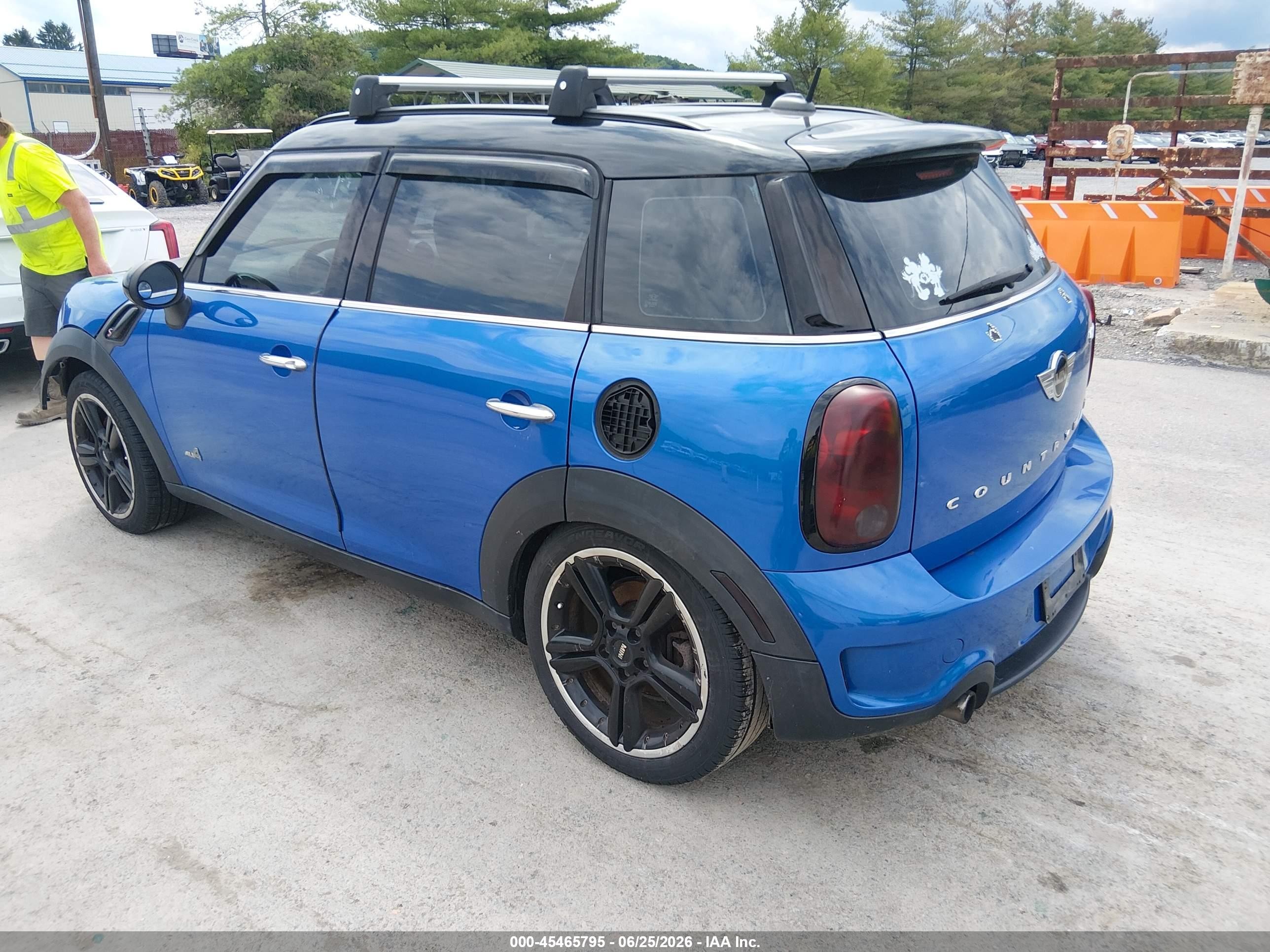 2014 Mini Countryman Cooper S Blue vin: WMWZC5C55EWM17540