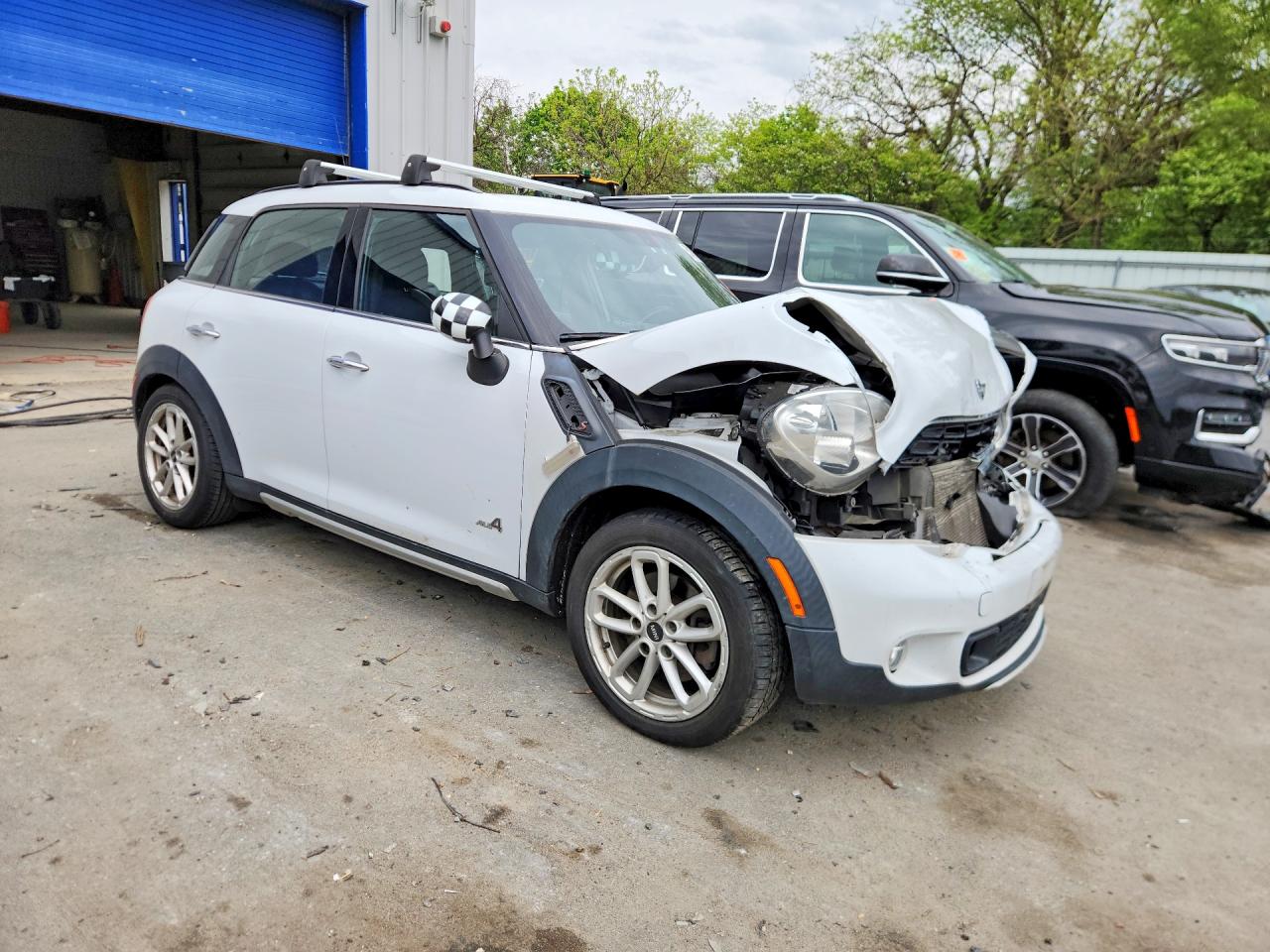 2015 Mini Cooper S Countryman White vin: WMWZC5C55FWP48264