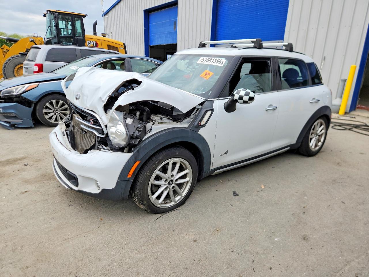 2015 Mini Cooper S Countryman White vin: WMWZC5C55FWP48264