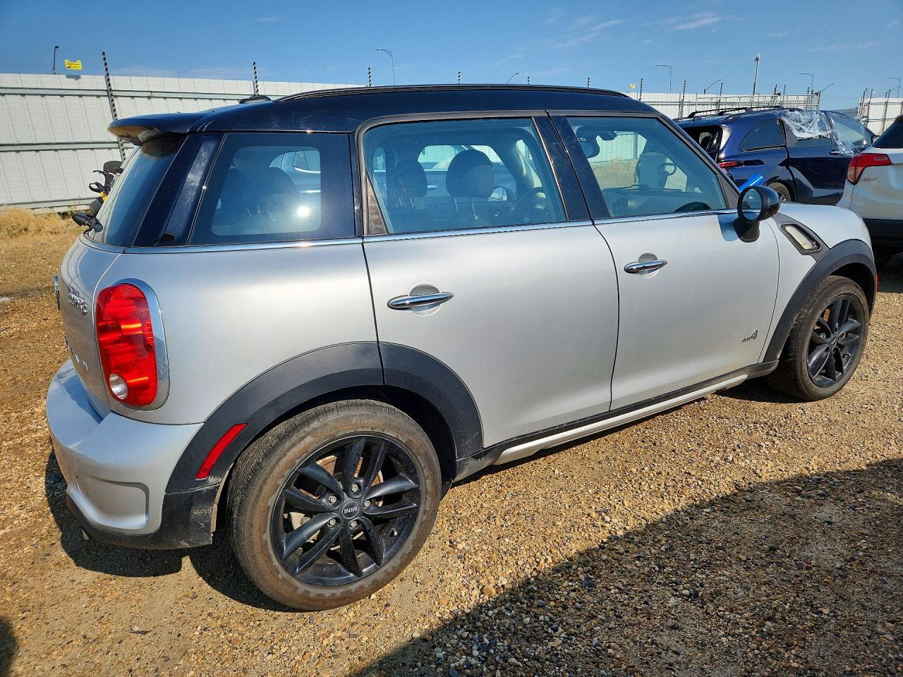 2015 Mini Cooper S Countryman Silver vin: WMWZC5C55FWT37687