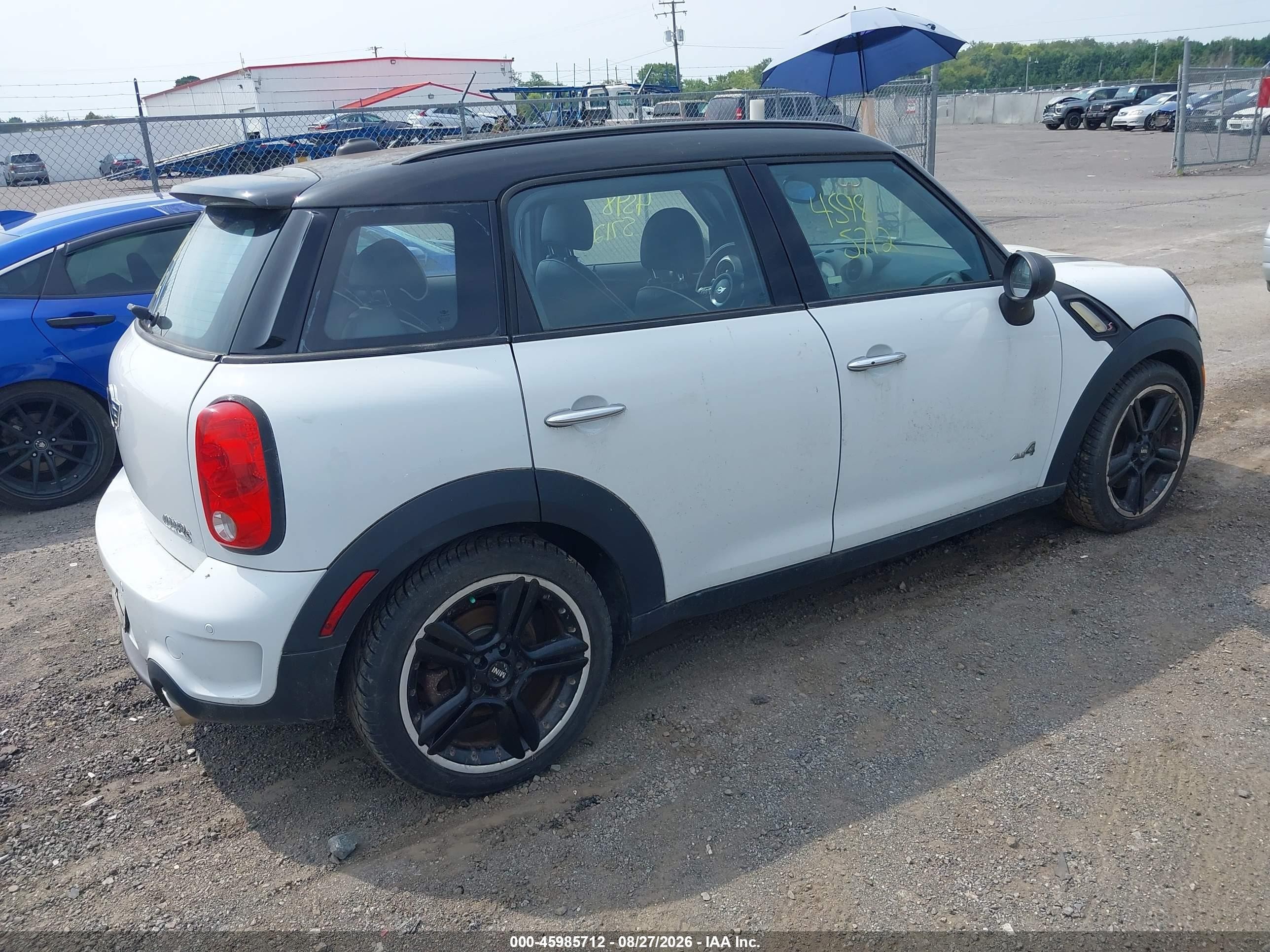 2011 Mini Cooper S Countryman   White vin: WMWZC5C56BWH99205