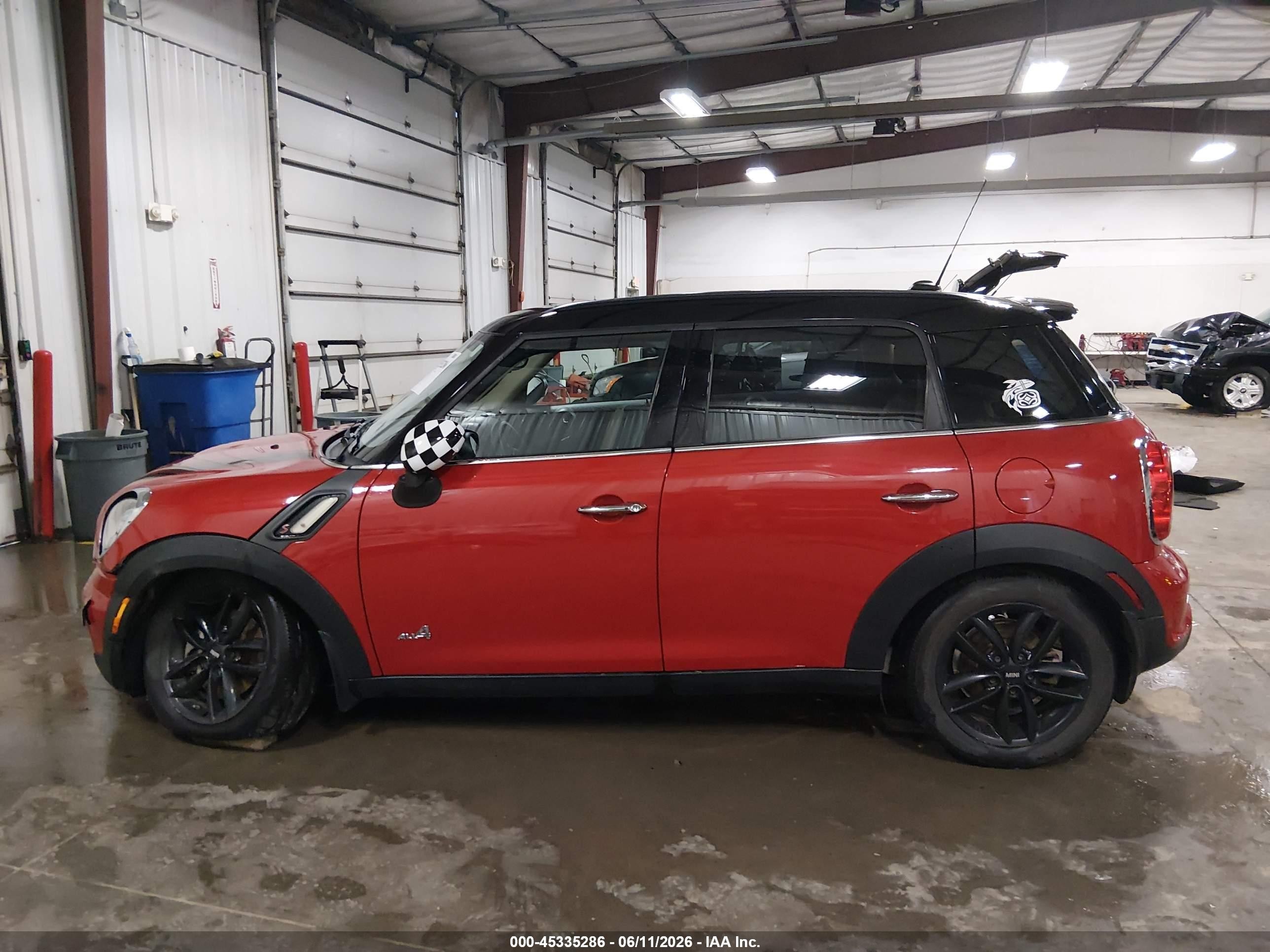 2014 Mini Countryman Cooper S Red vin: WMWZC5C56EWP41497