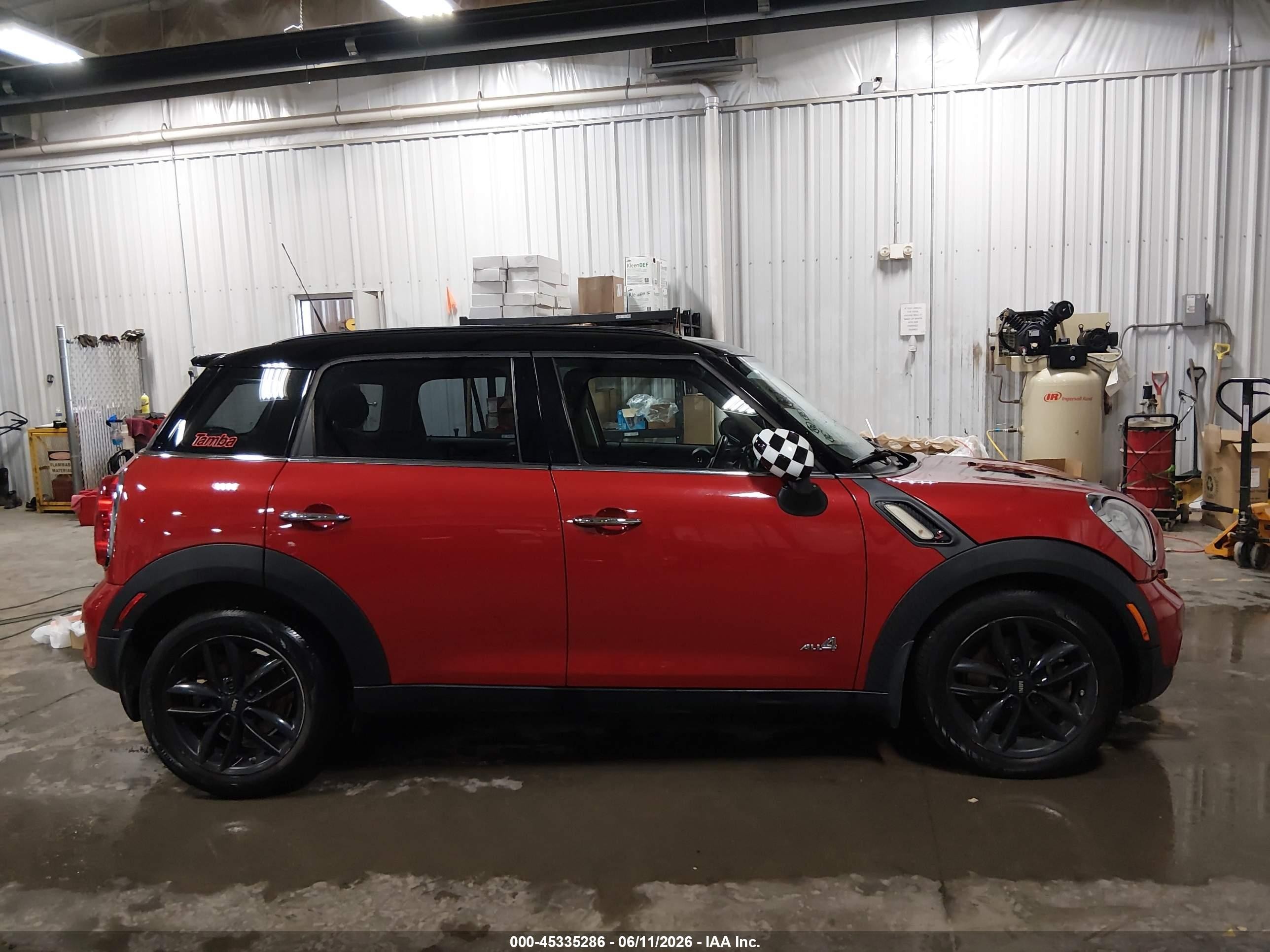 2014 Mini Countryman Cooper S Red vin: WMWZC5C56EWP41497
