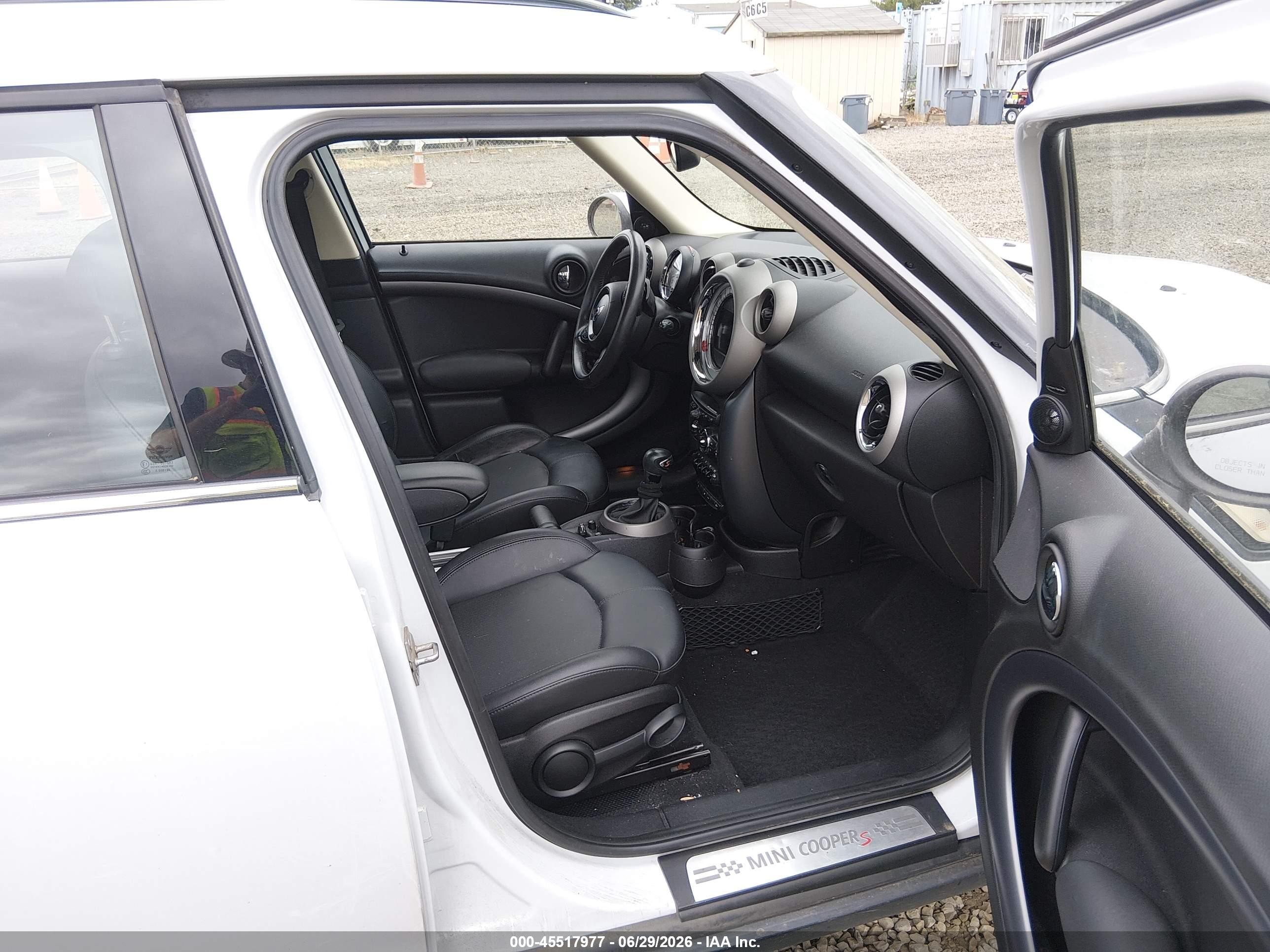 2011 Mini Cooper S Countryman White vin: WMWZC5C57BWL55490