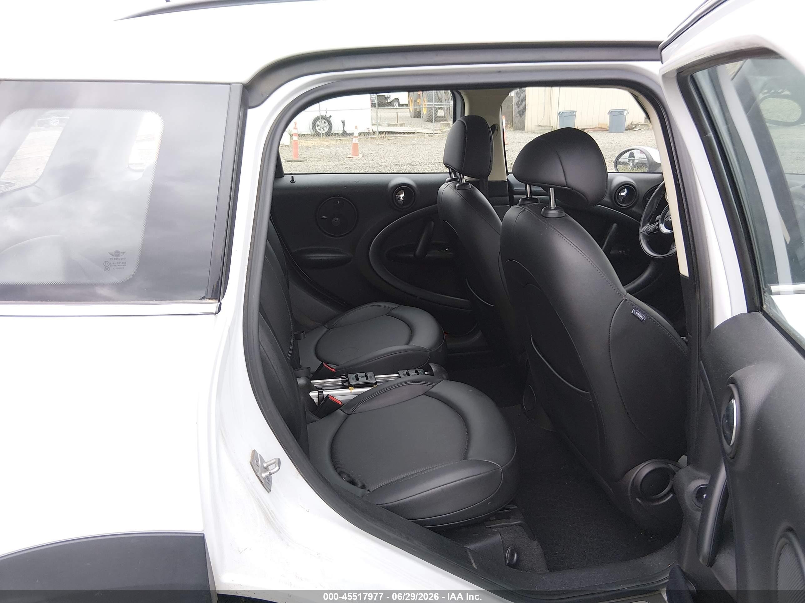 2011 Mini Cooper S Countryman White vin: WMWZC5C57BWL55490