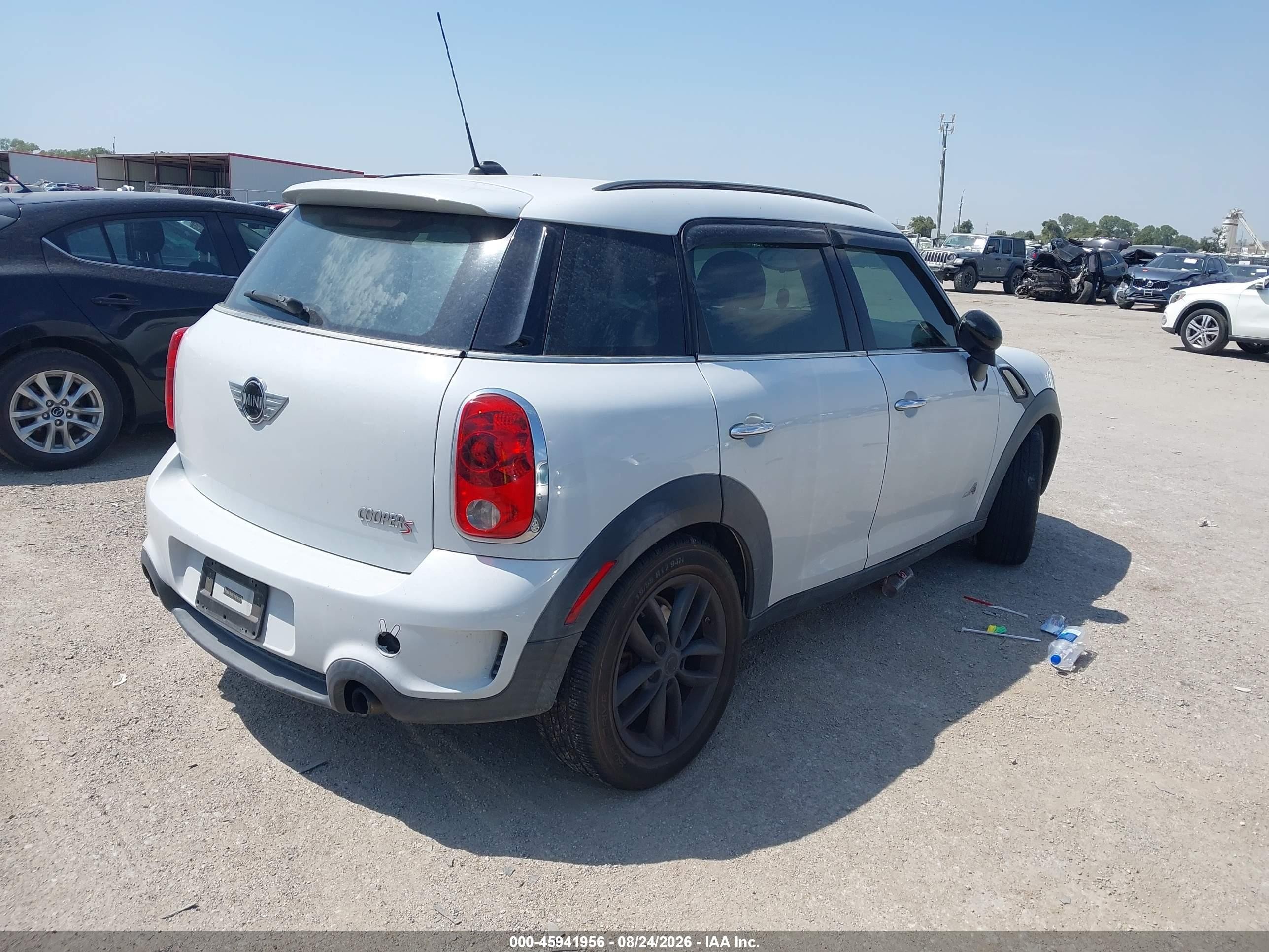 2012 Mini Cooper S Countryman   White vin: WMWZC5C57CWM13051