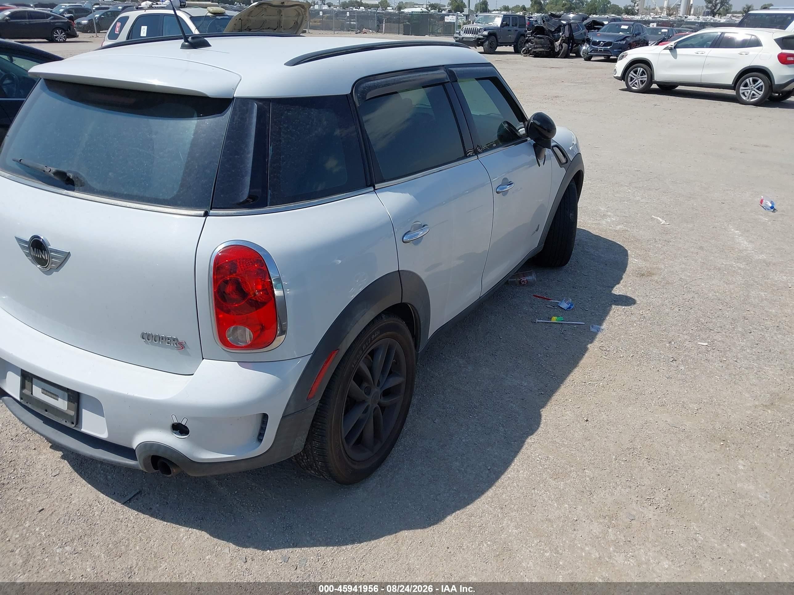 2012 Mini Cooper S Countryman   White vin: WMWZC5C57CWM13051