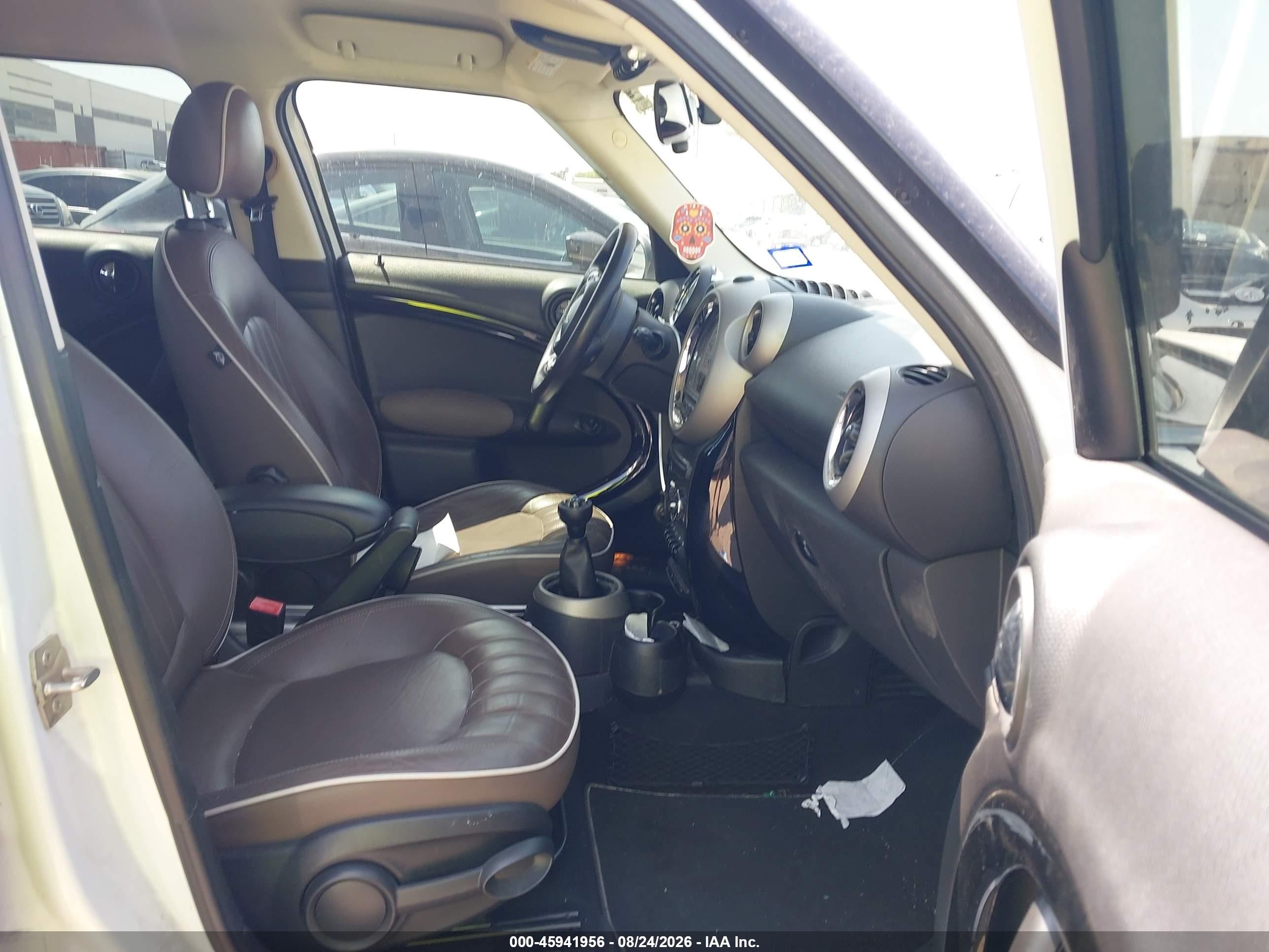 2012 Mini Cooper S Countryman   White vin: WMWZC5C57CWM13051